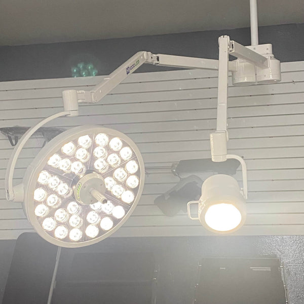 Bovie MI1000 and MI500 Dual ceiling mount Procedure Light
