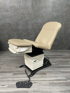 Midmark Ritter 647 - podiatrist can tilt the chair for ideal access to patient