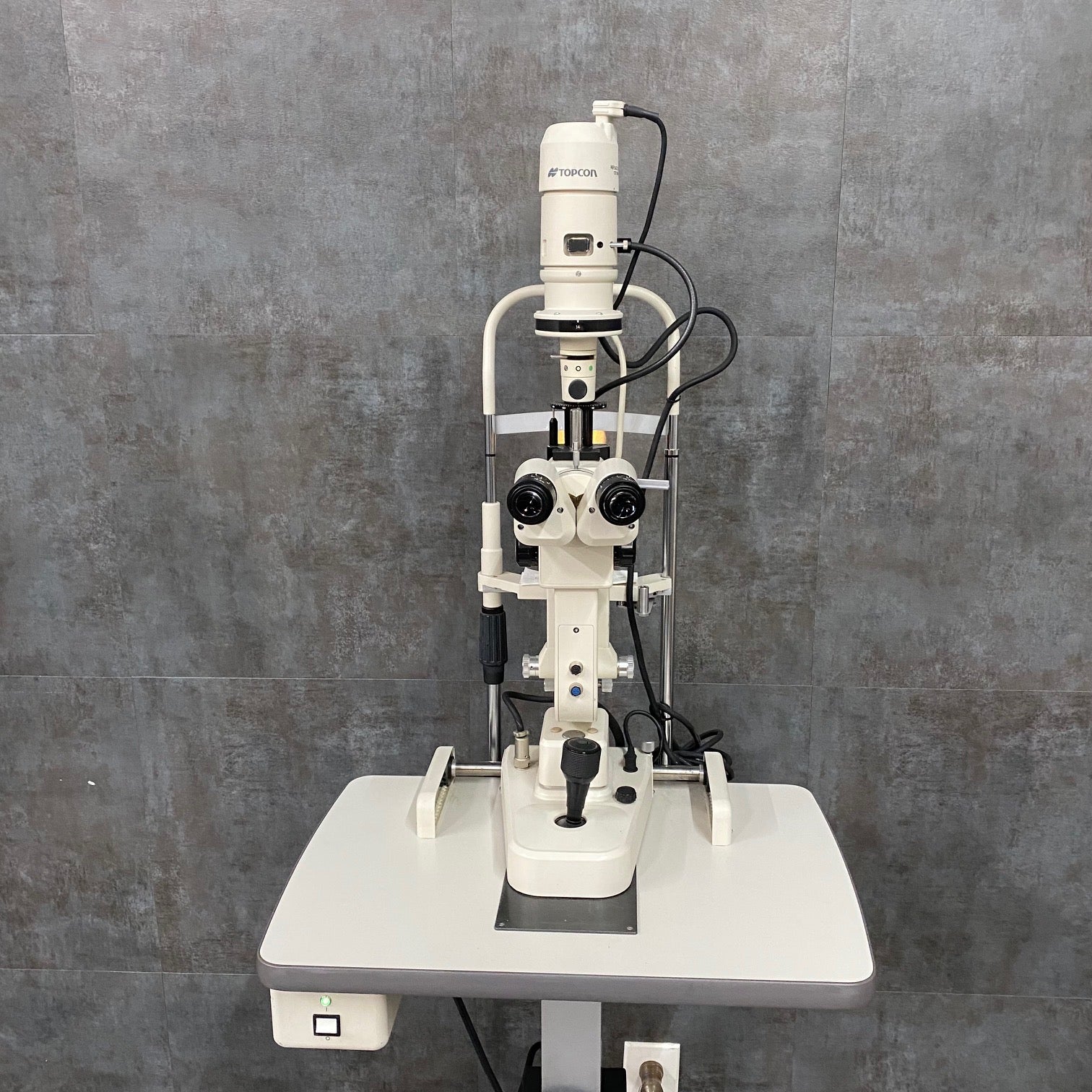 Topcon SL-8Z Slit Lamp -