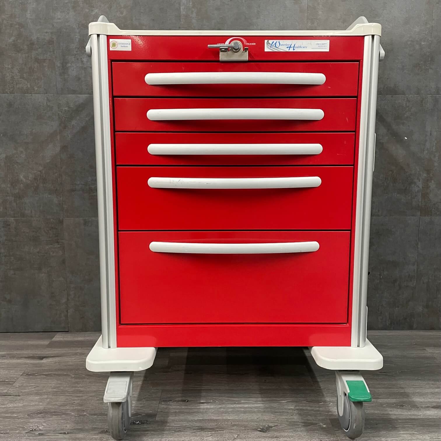 http://angelusmedical.com/cdn/shop/products/waterloo-healthcare-uni-medical-cart-969249.jpg?v=1690238771