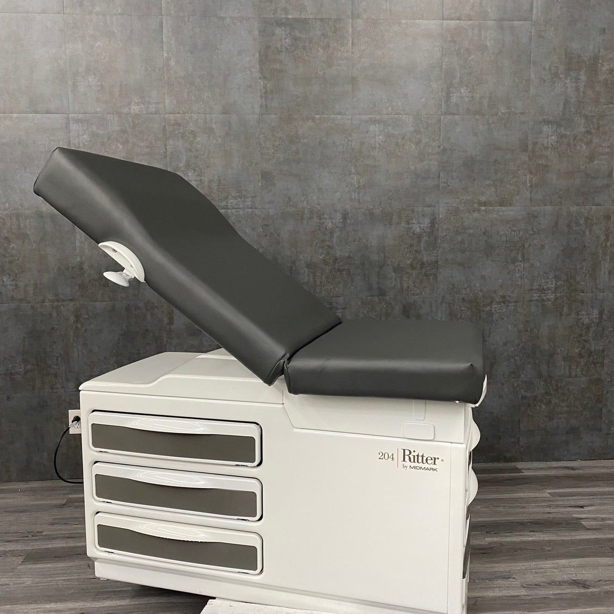 Ritter 204 Manual Exam Table Available now at Angelus Medical near me