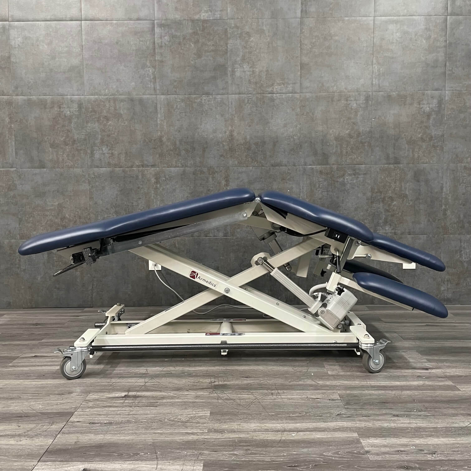 Armedica 081551548 Hi Low Power Table