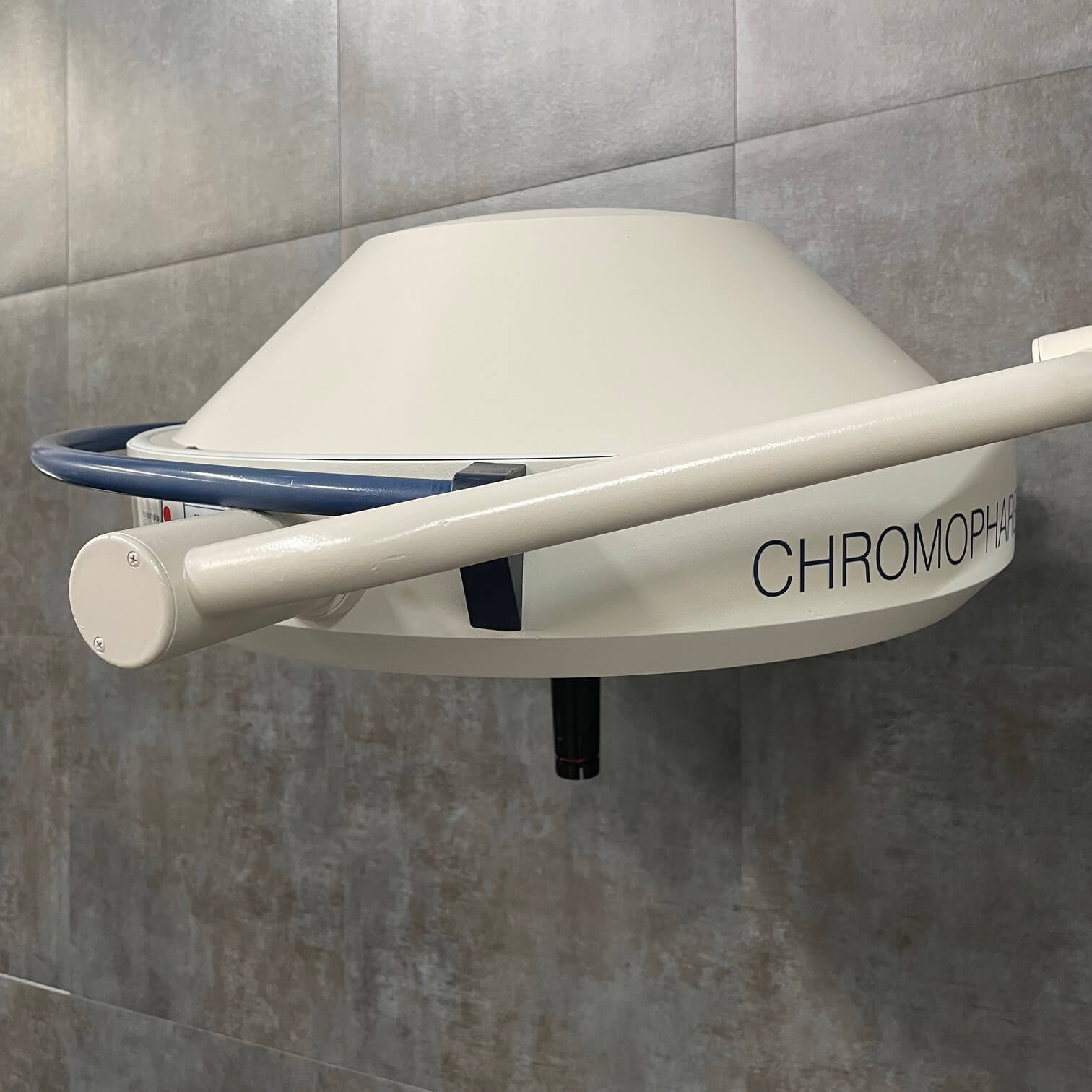 Berchtold D540 Mobile Surgical Light – Durable Light Head Housing