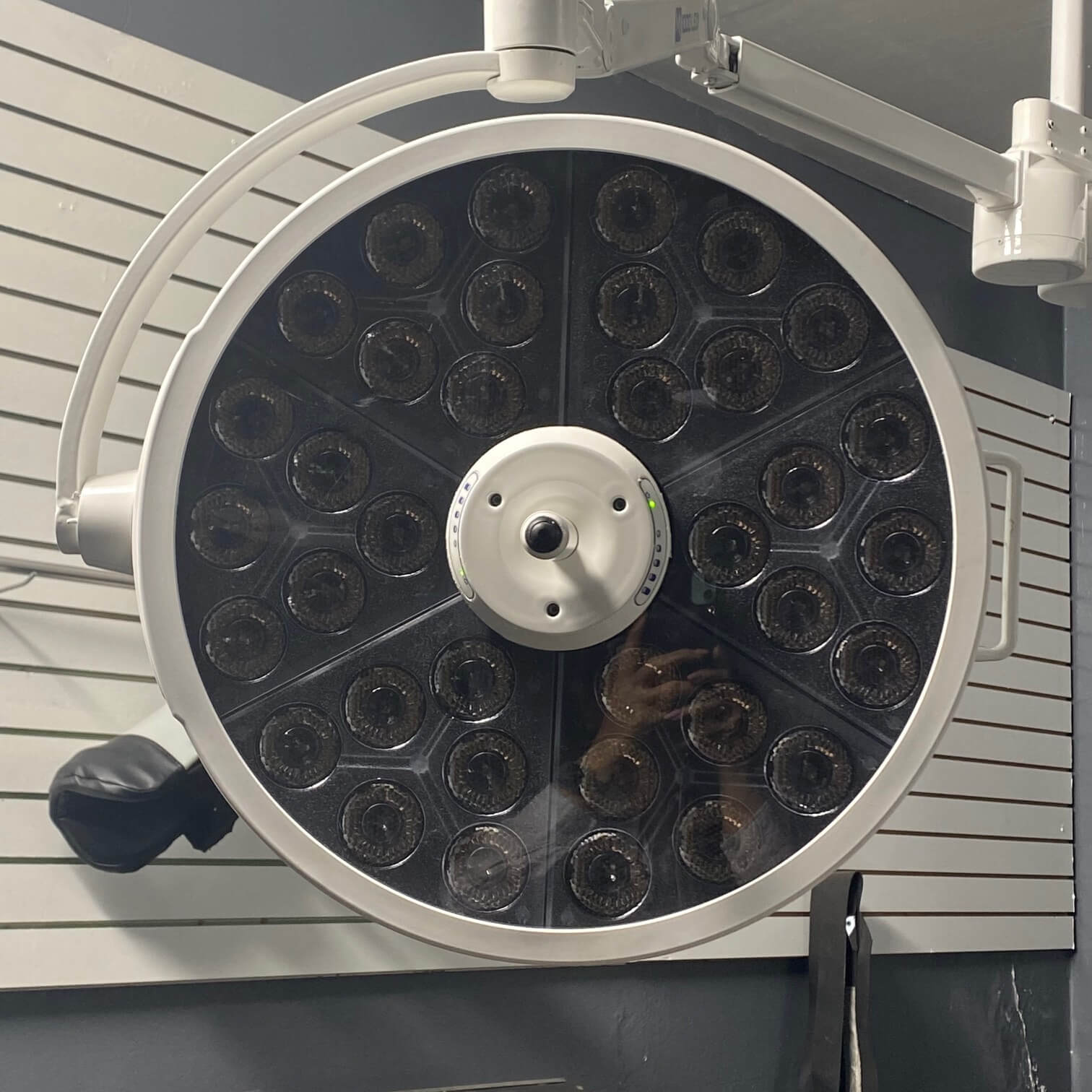 Bovie LED Surgical Light