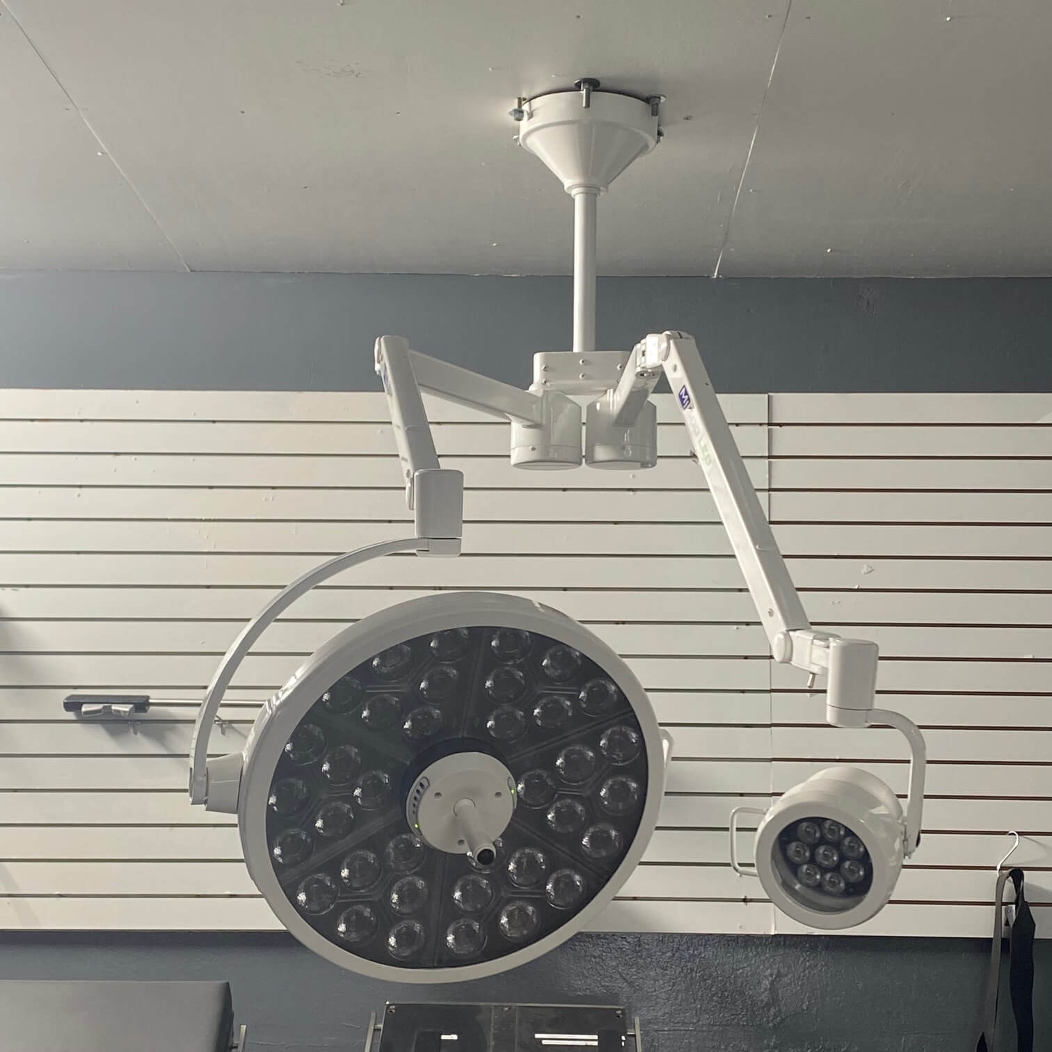 Bovie LED Surgical Light