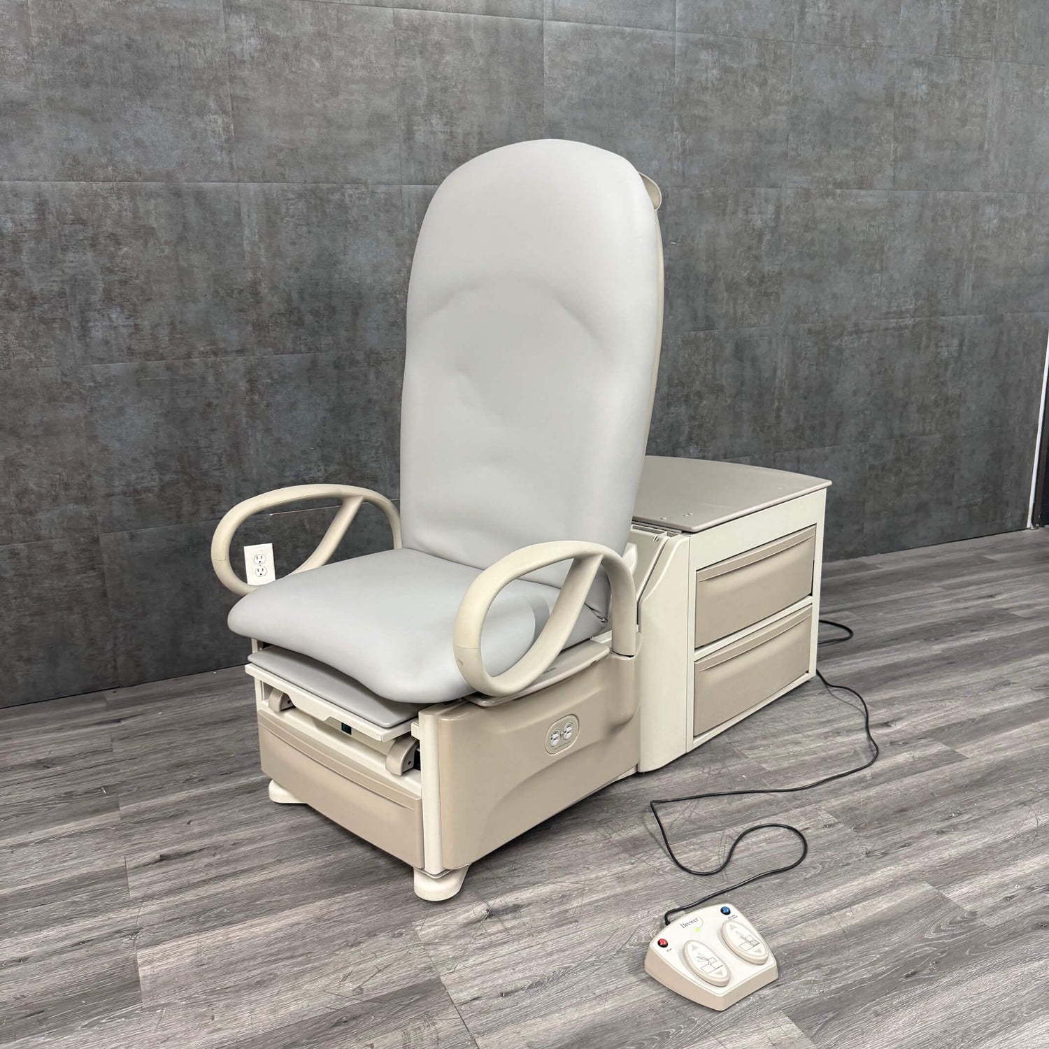 ADA Compliant Brewer 6501 High Low Power Exam Table