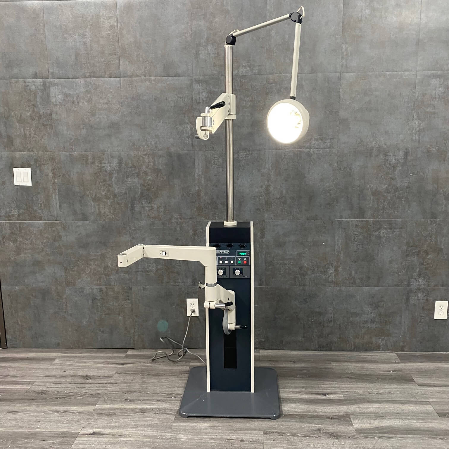 Burton Ophthalmic Stand