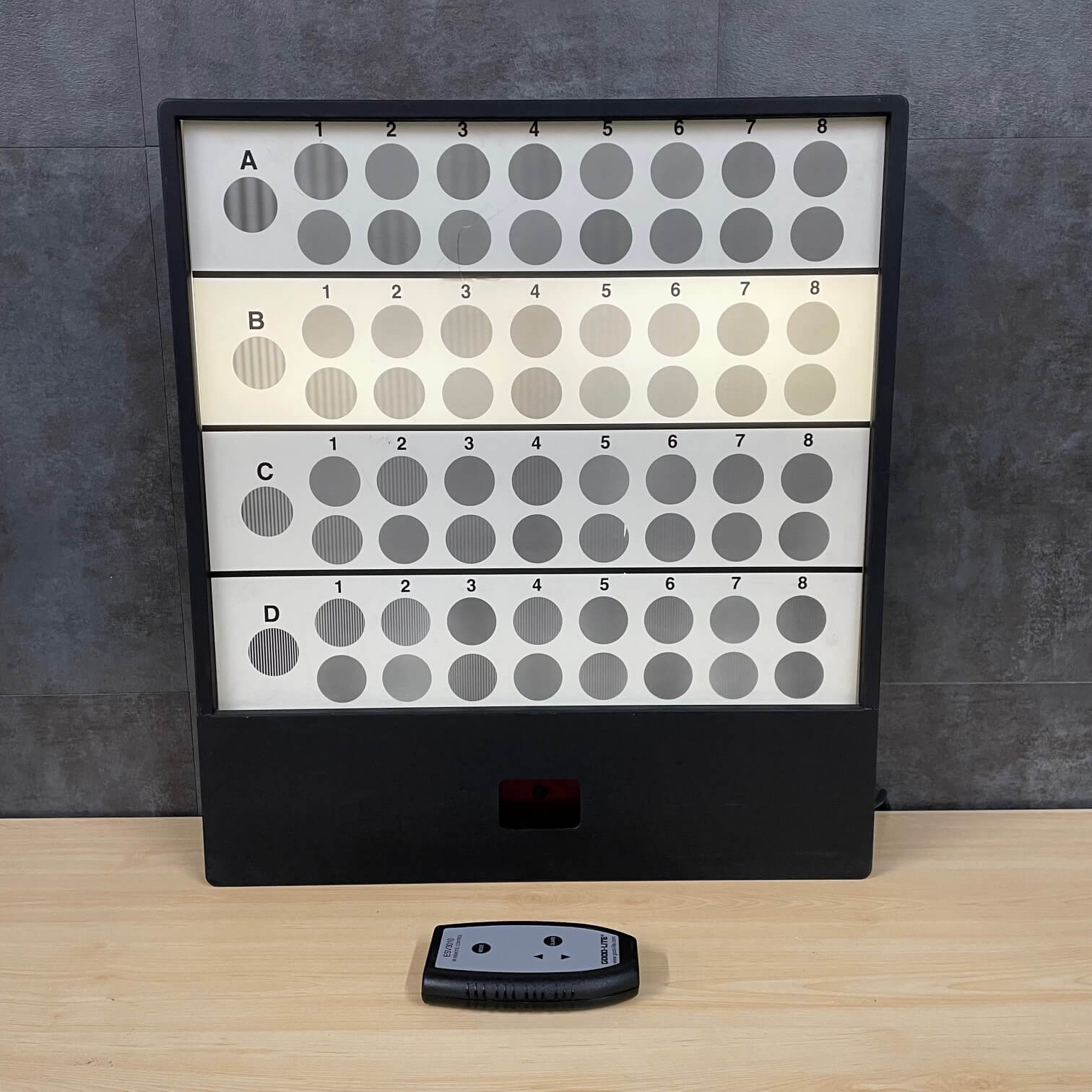 CSV 1000 Contrast Sensitivity Tester