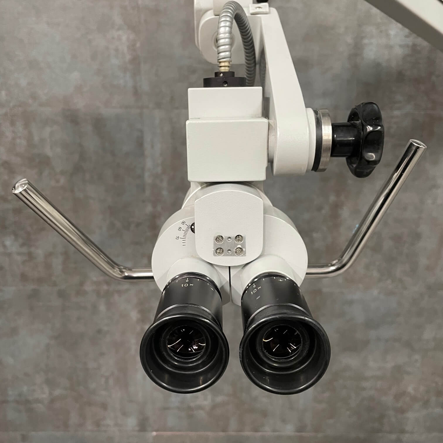 Zeiss  OPMI 9FC Microscope at Angelus medical
