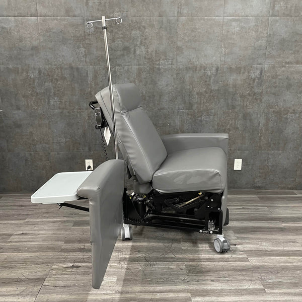 Champion 66P Clinical Recliner – Ideal for infusion and dialysis