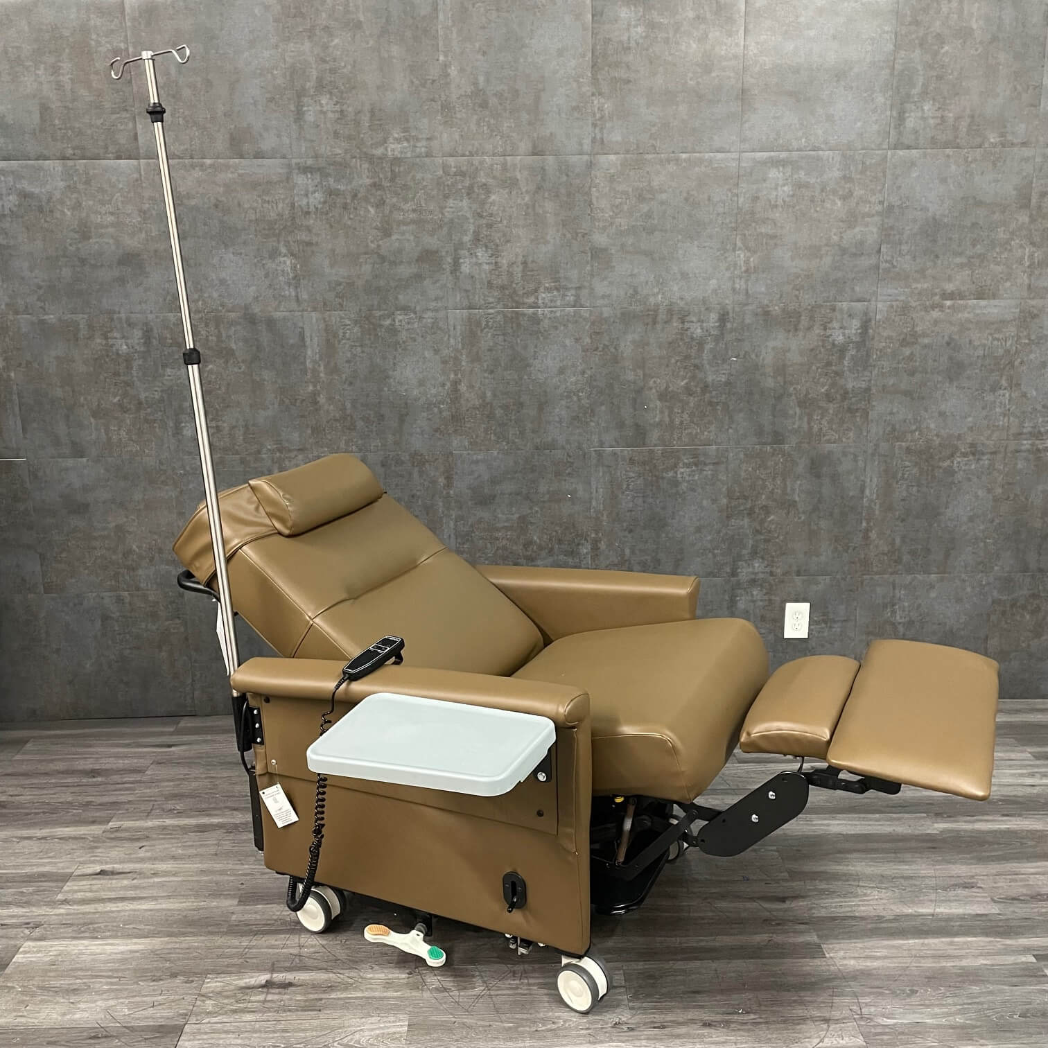 Durable Clinical Recliner for Healthcare Facilities for sale near me