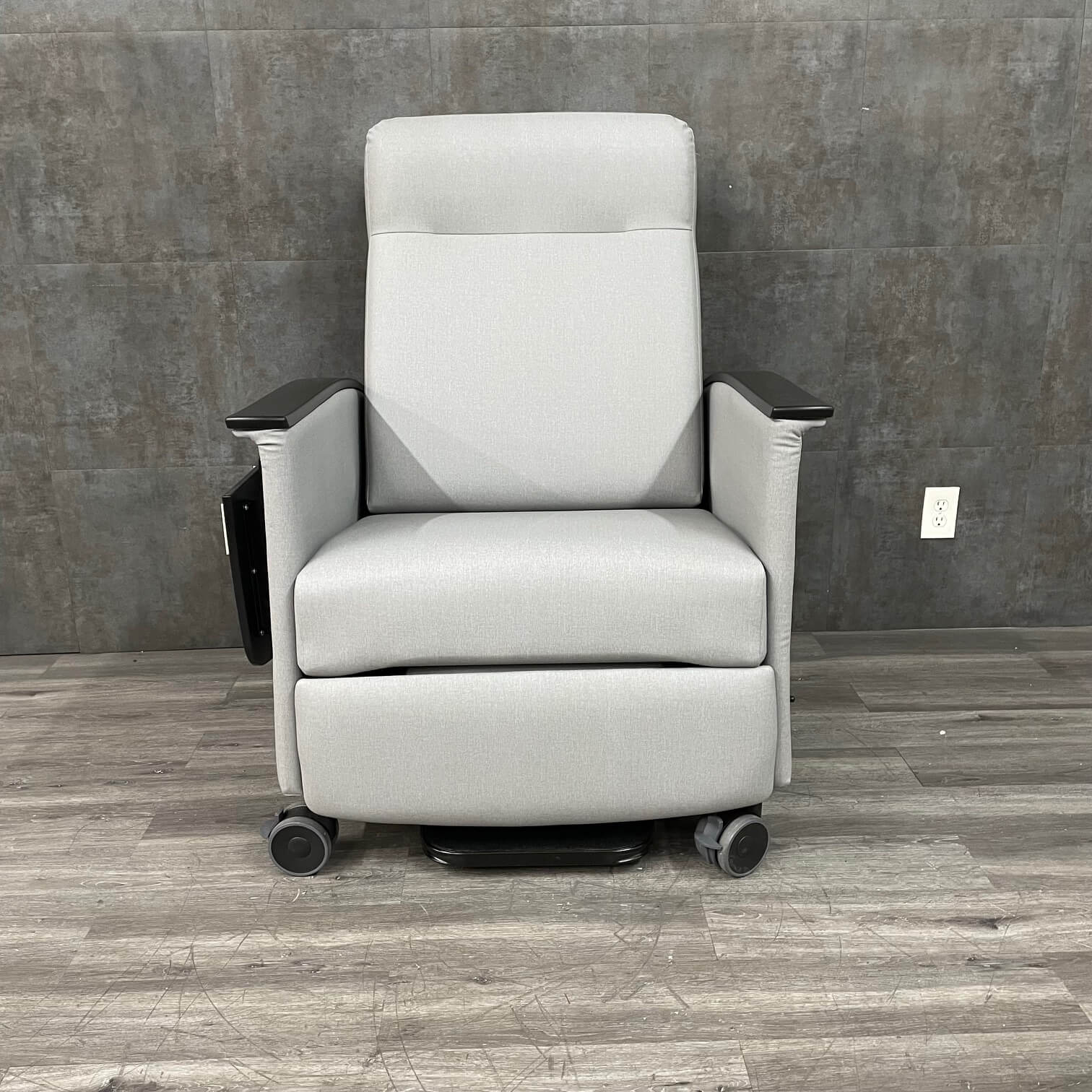 Manual clinical recliner chair for Sale near me