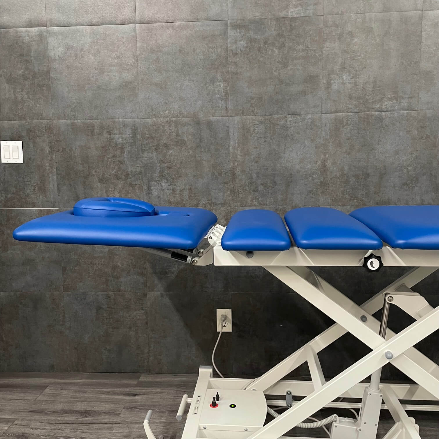 Chattanooga TX 4759 Traction Unit and Traction Table Angelus Medical