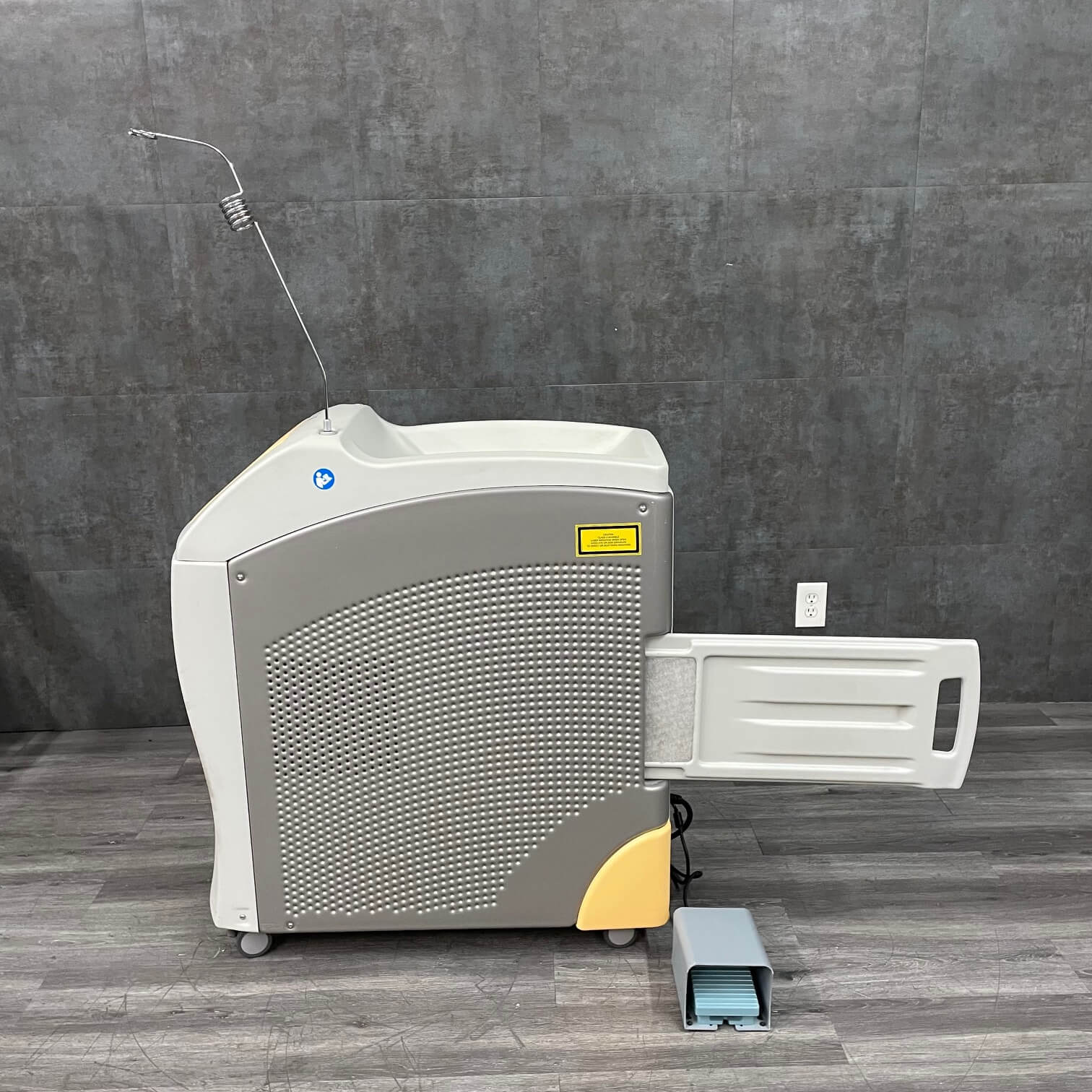 Cynosure Liposuction Side view with foot control near me