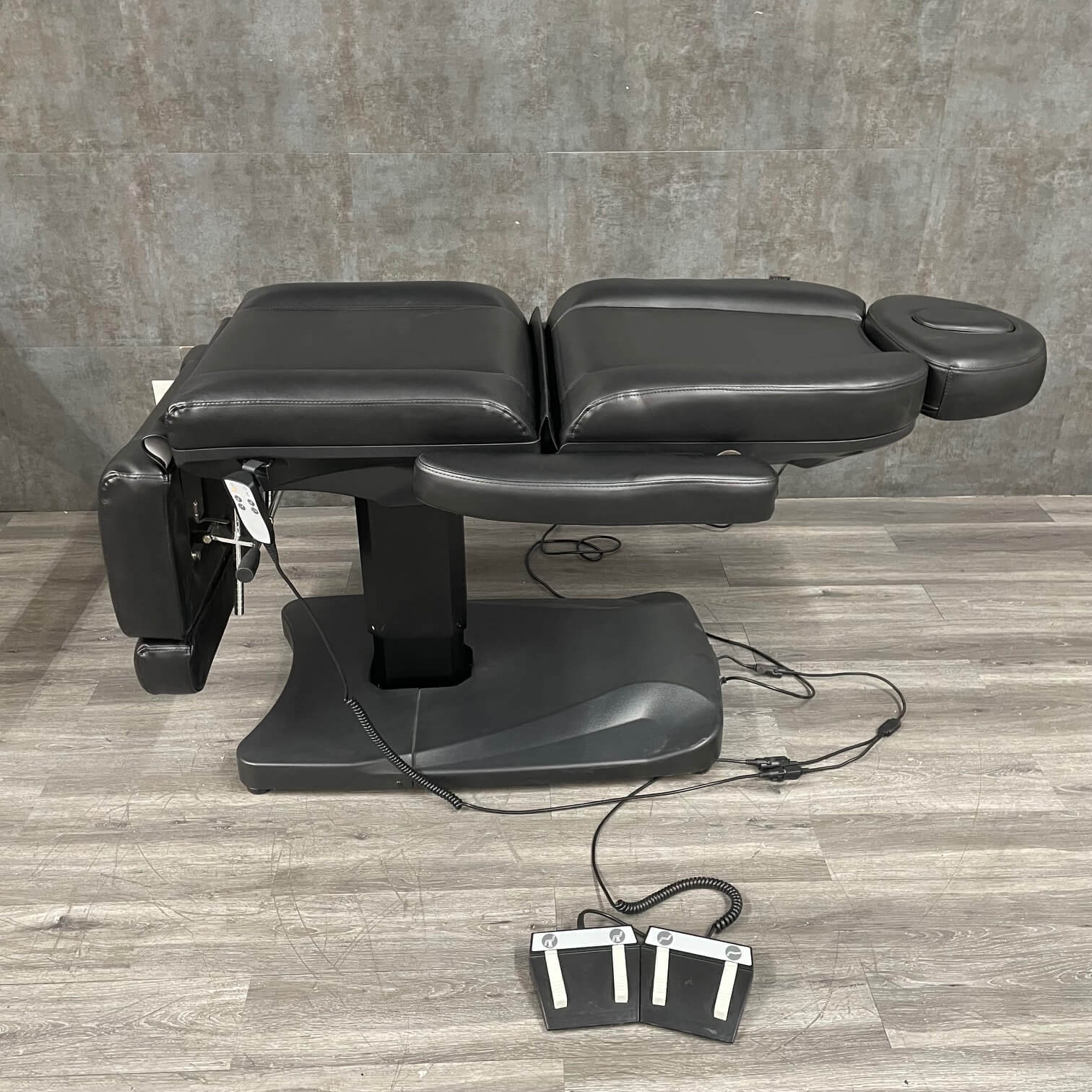 DIR  Ultimate  Spa Chair