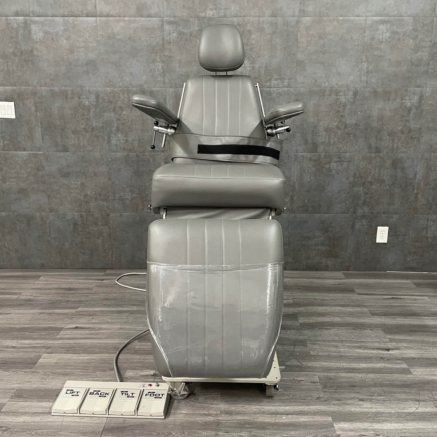DMI 219 Oral Surgery Chair for Plastic Surgery in Beverly Hills
