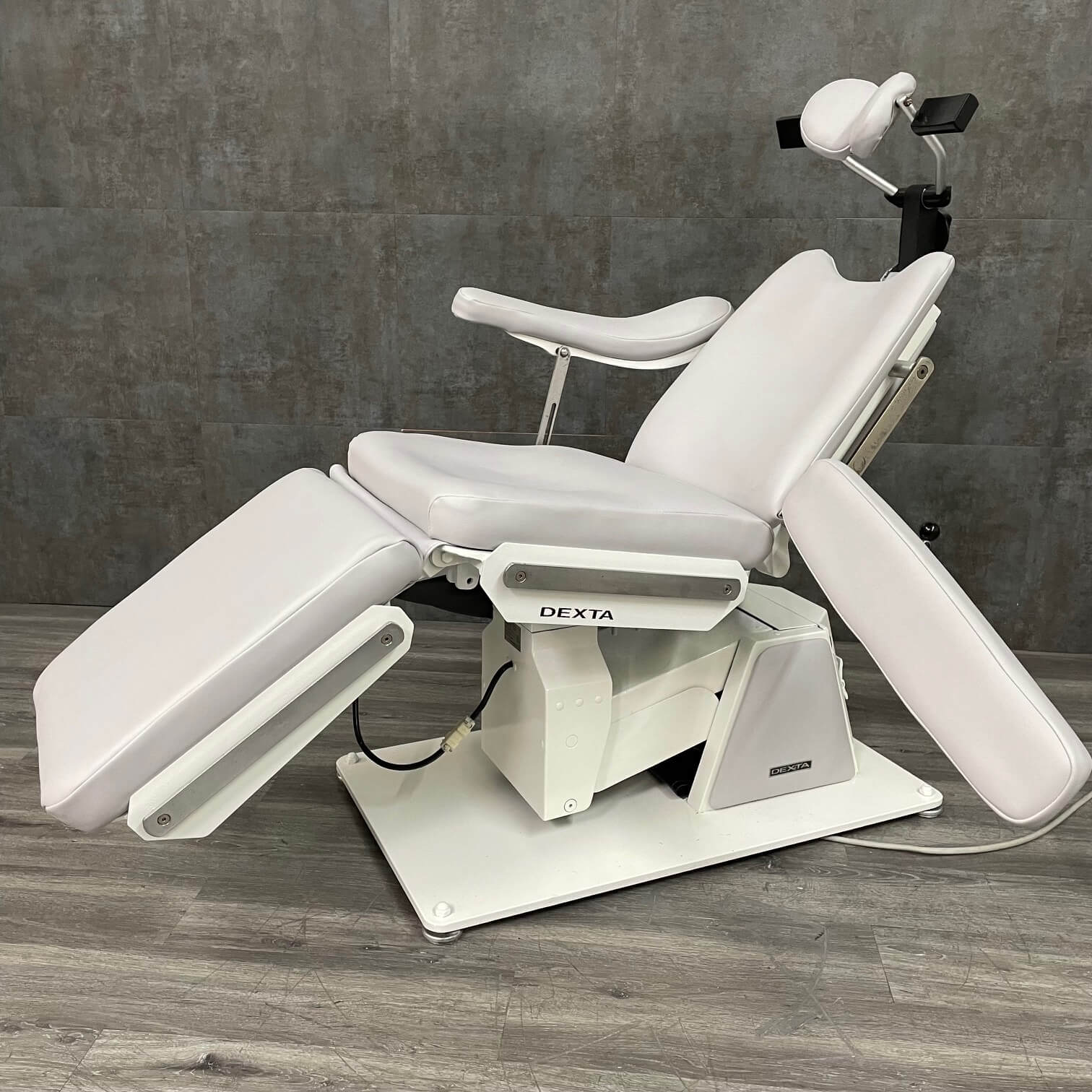 Dexta9SOralSurgeryChair_3.jpg?