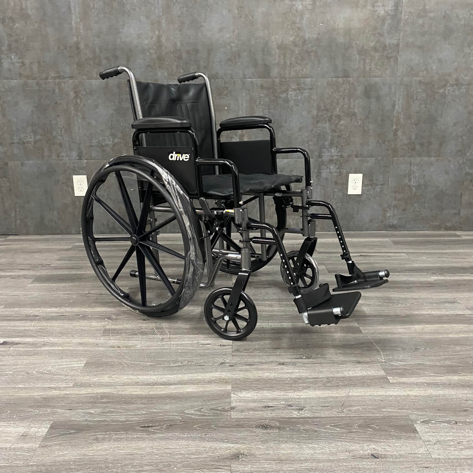 Drive Silver Sport 2 wheelchair - Angelus Medical