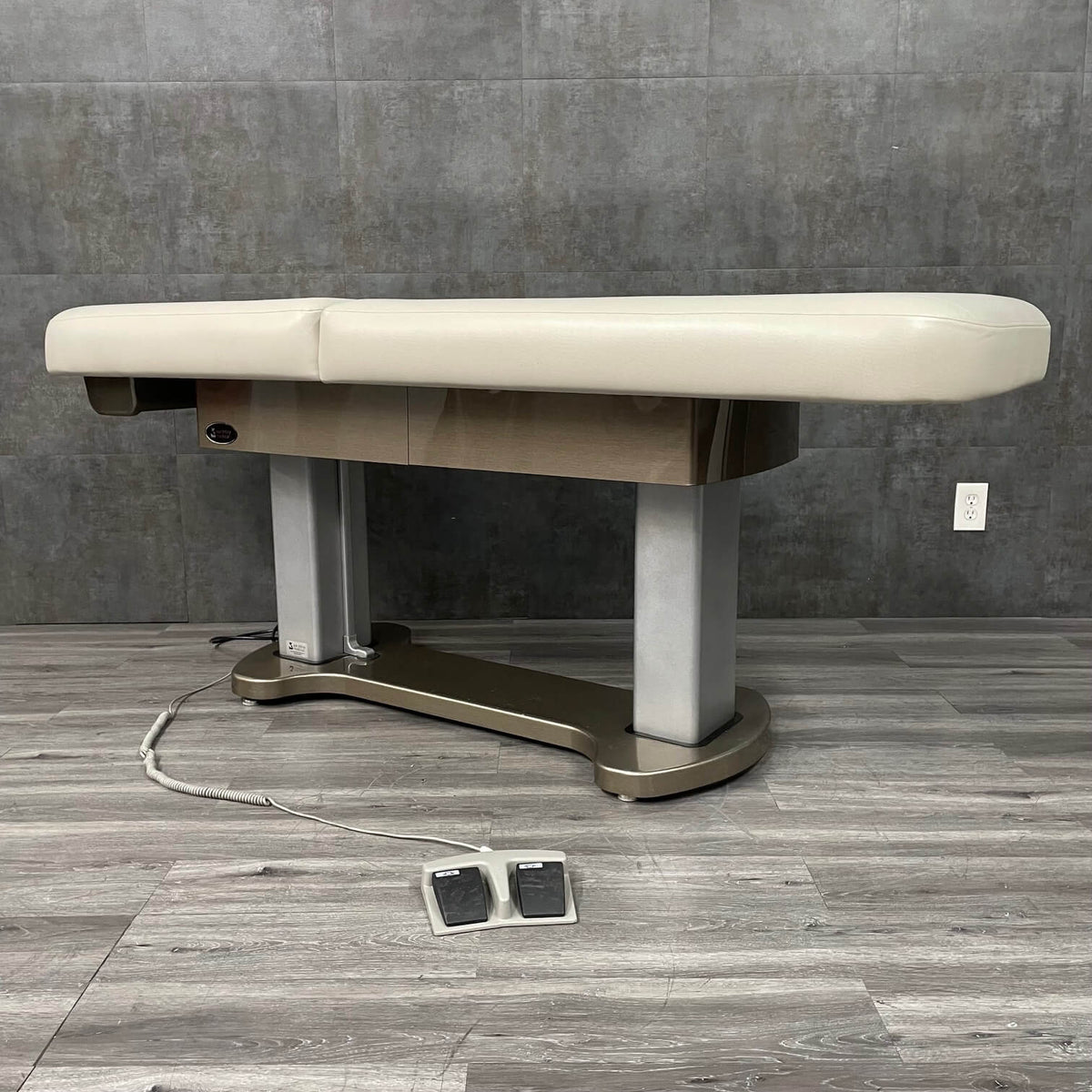 Earthlite Medical Exam Table - – Angelus Medical and Optical