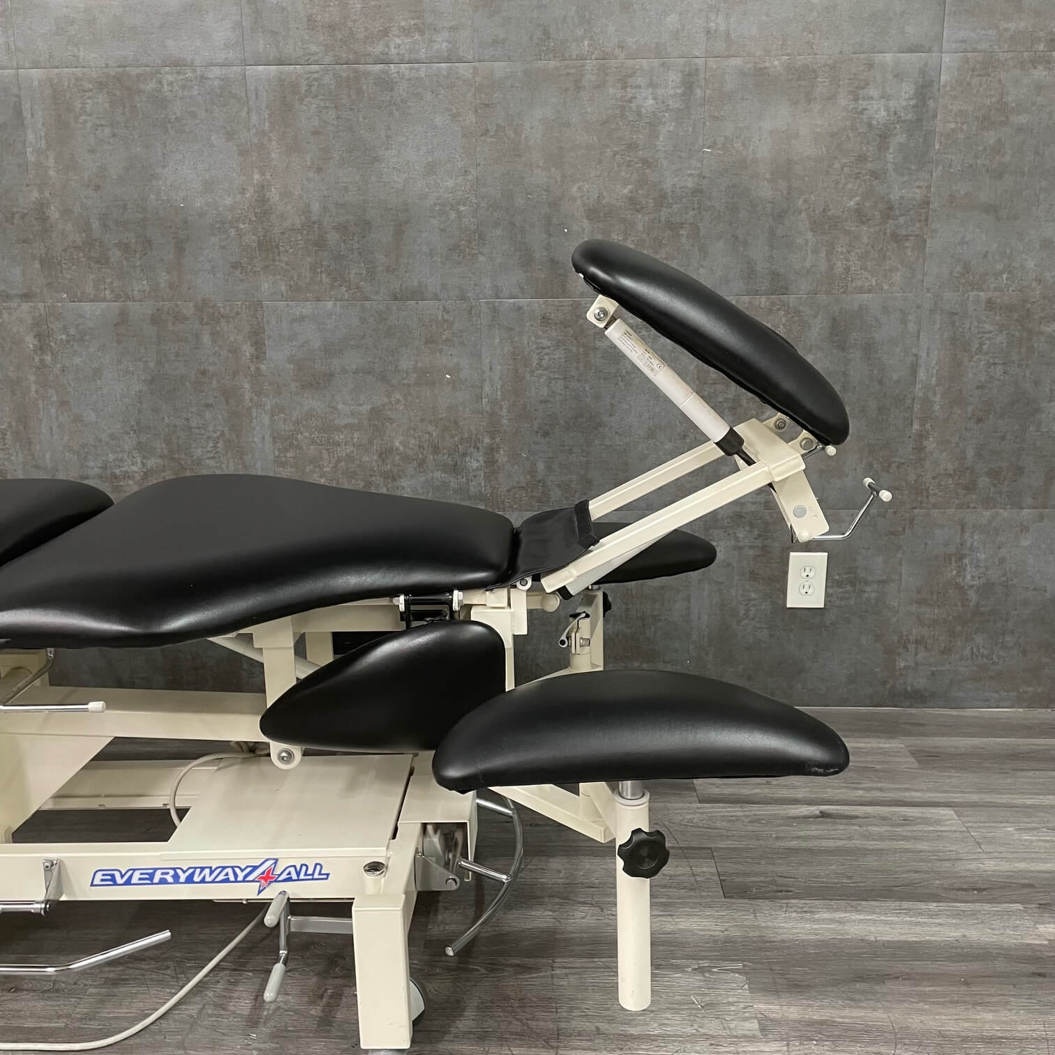 Everyway Medical CA100 Physical and Treatment Table
