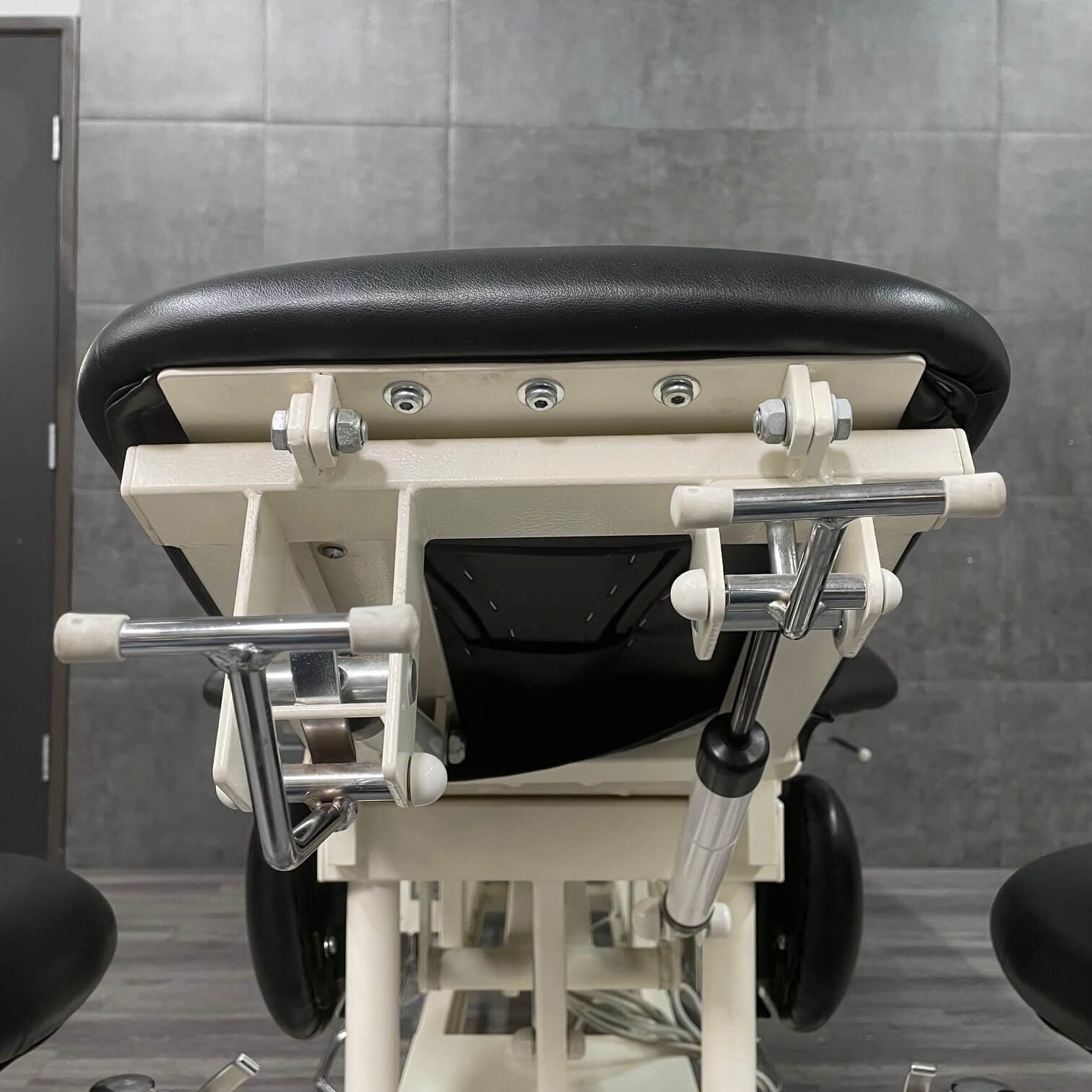 Everyway Medical CA100 Physical and Treatment Table