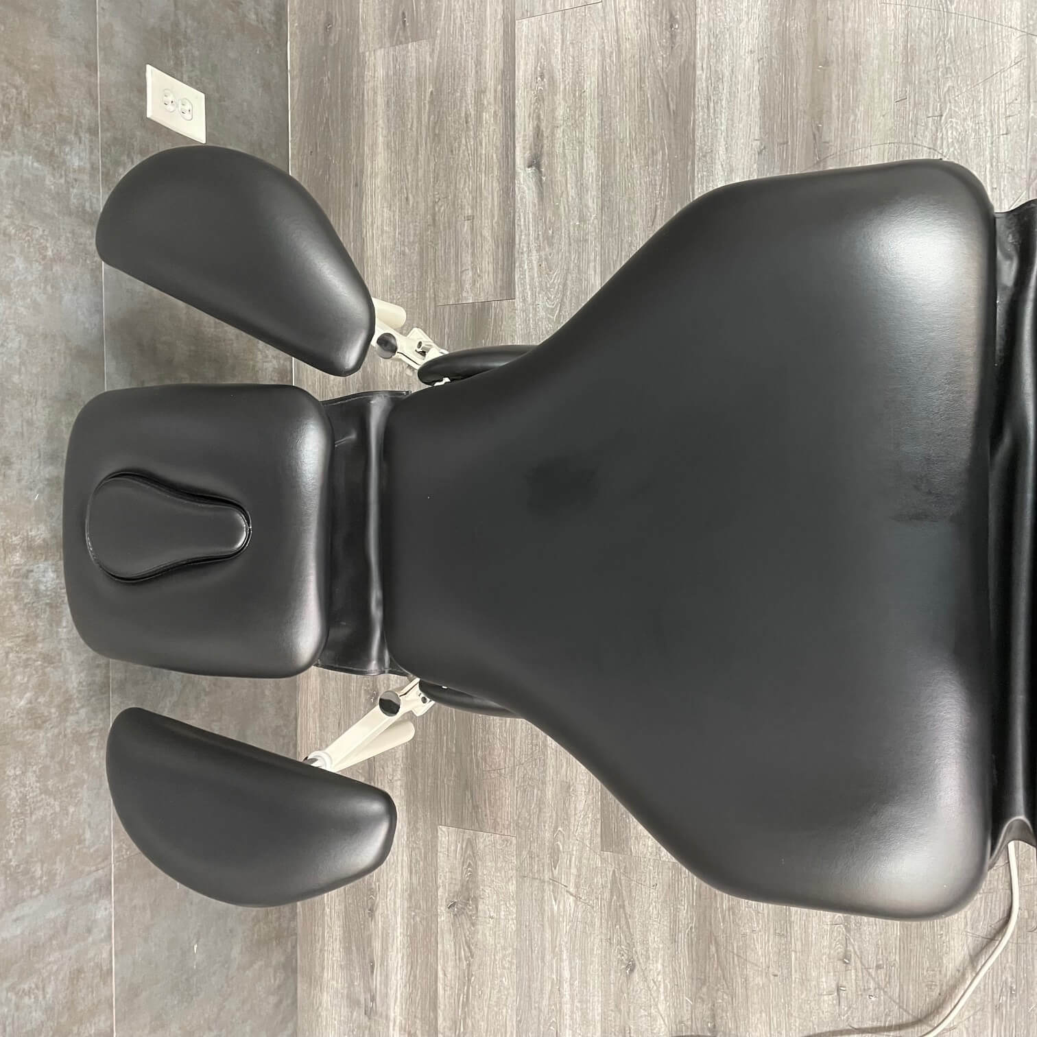 Everyway Medical CA100 Physical and Treatment Table