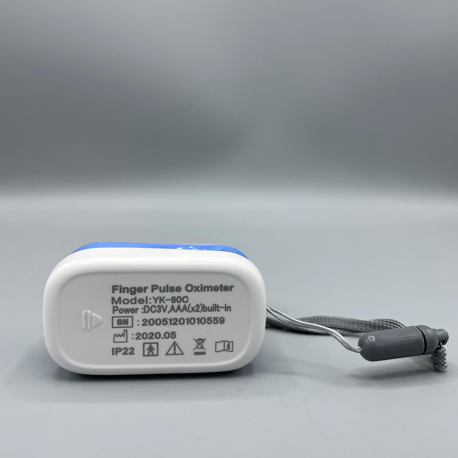 Finger pulse oximeter