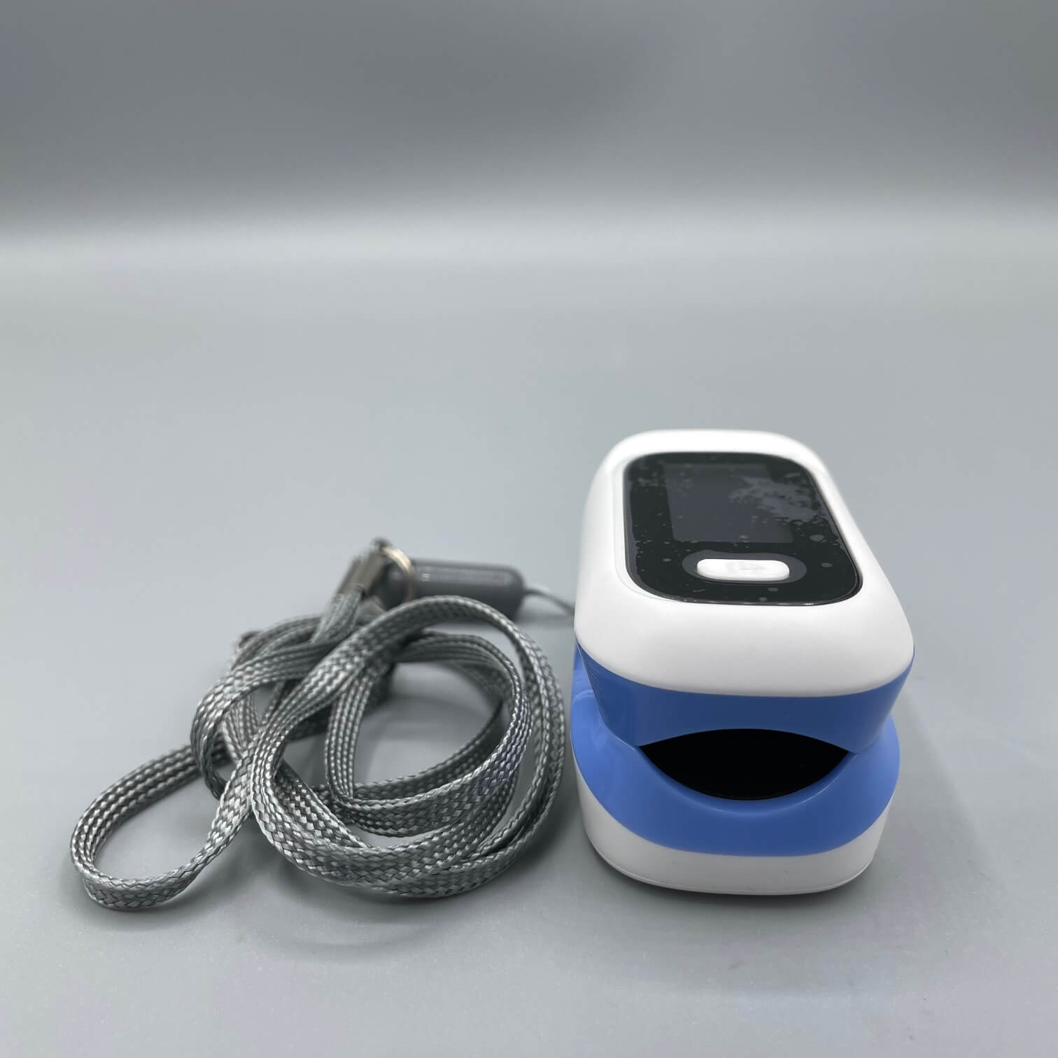 Finger pulse oximeter
