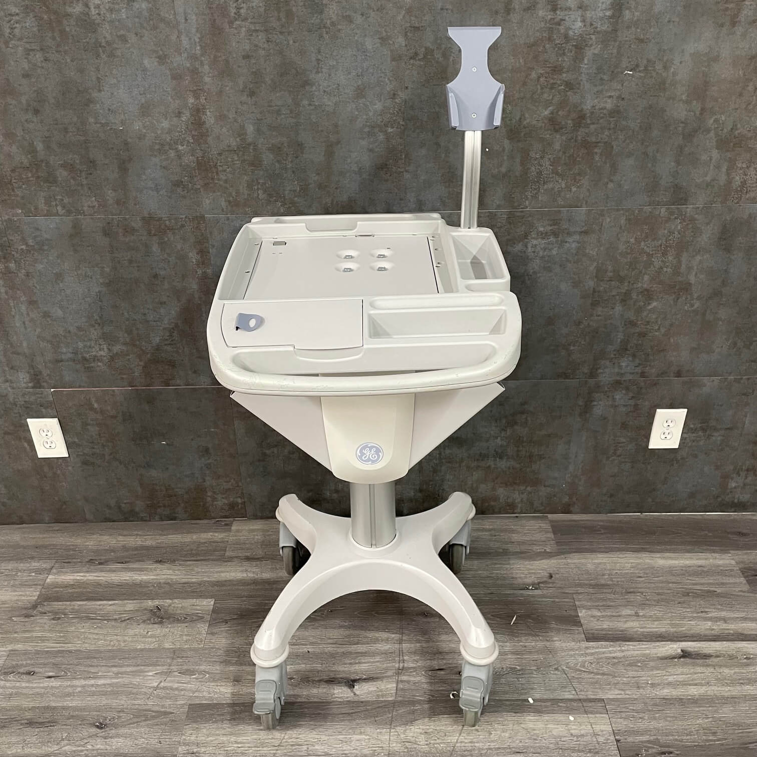 GE Mac 5000 Trolley