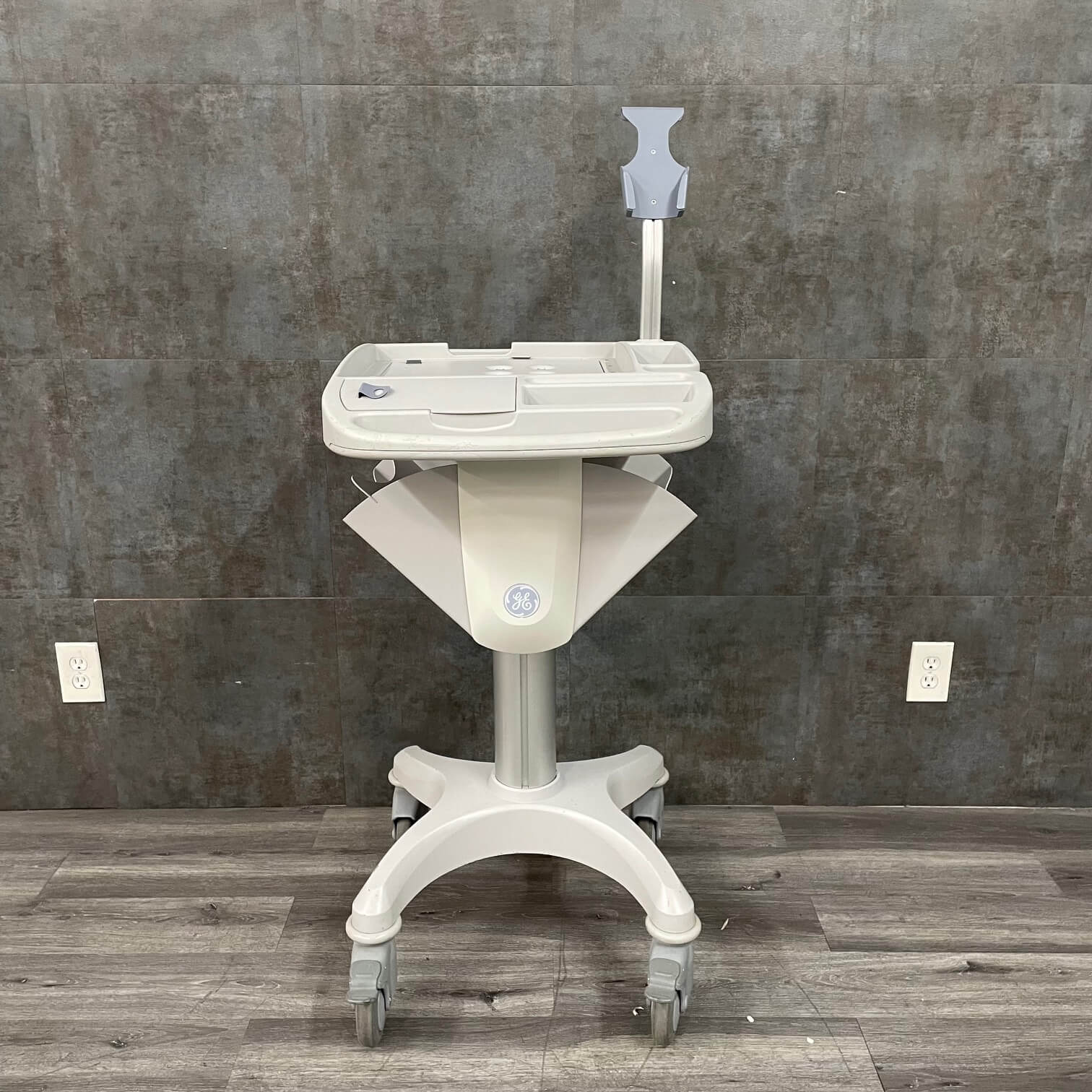 GE Mac 5000 Trolley