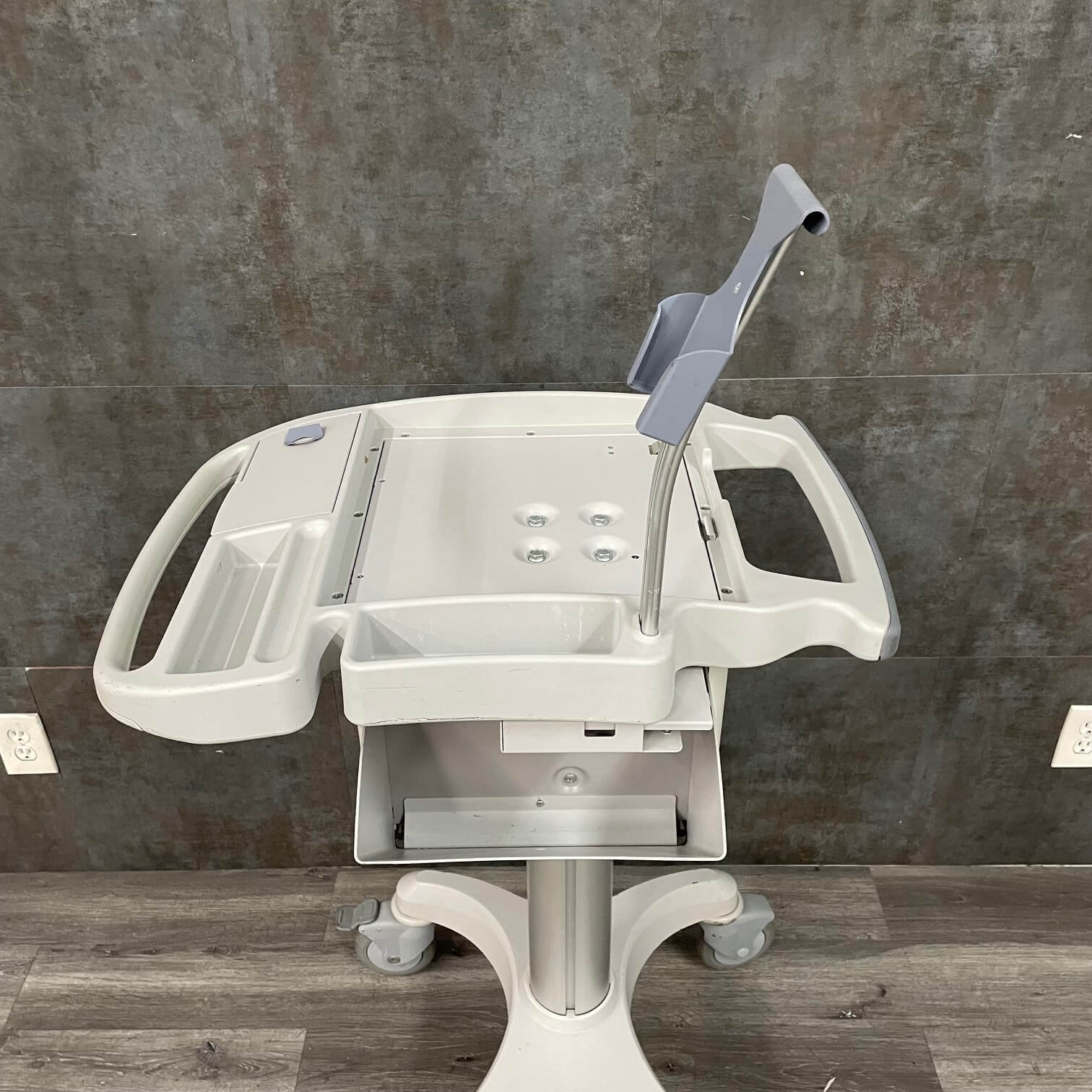 GE Mac 5000 Trolley