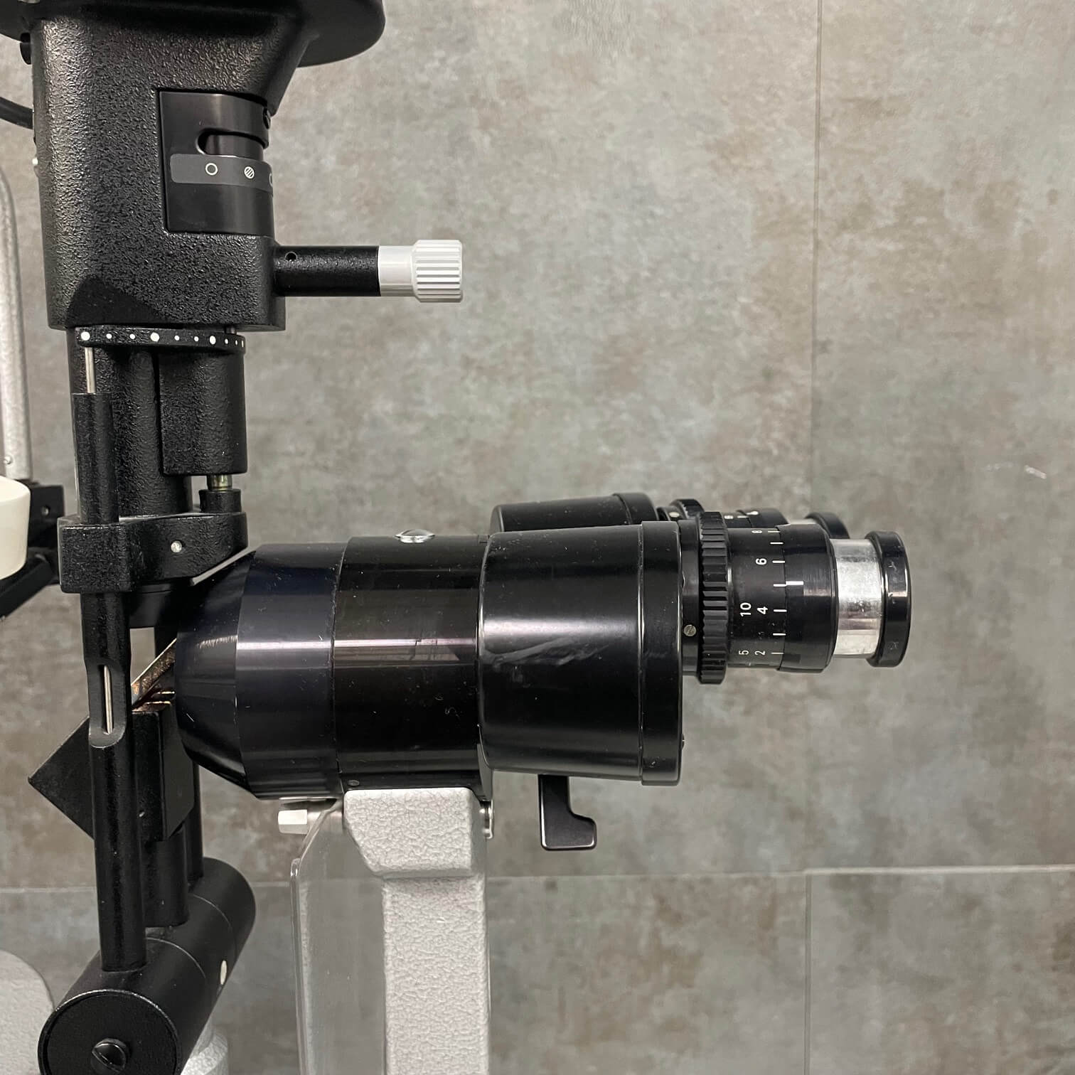 Refurbished Haag Streit BM 900 Slit Lamp Price - view of the head