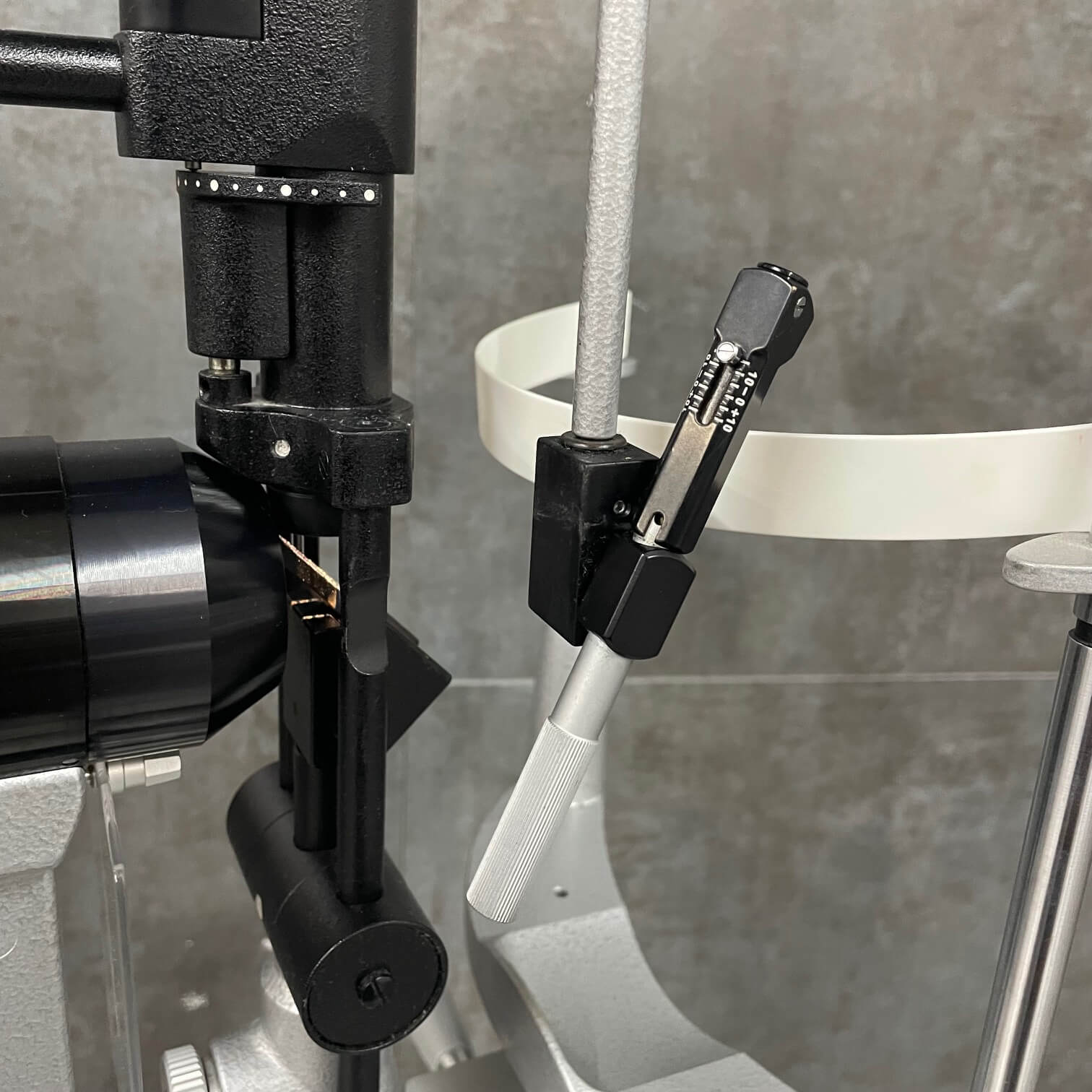 Haag Streit BM 900 Slit Lamp  close up view - for sale near me