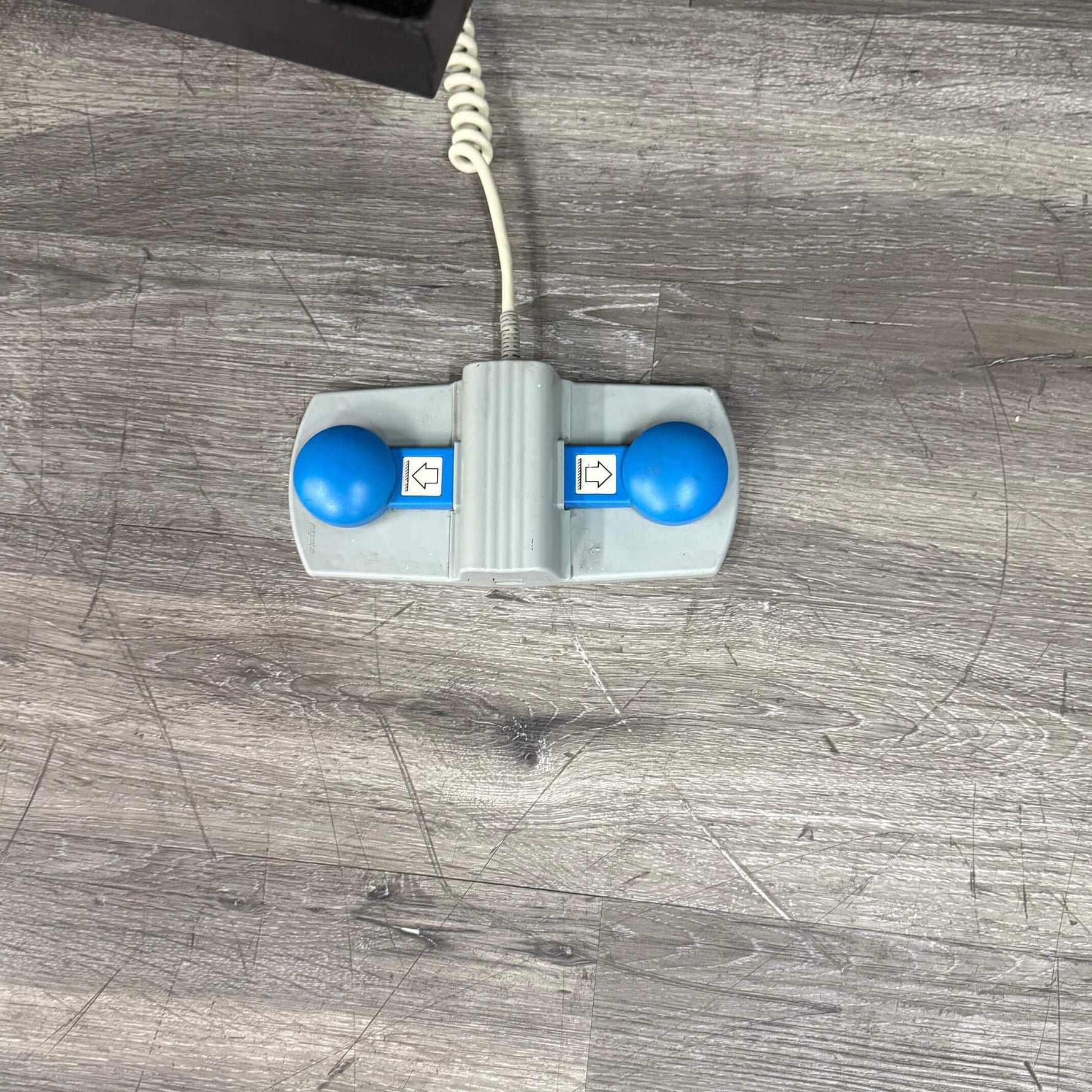 Power exam table with foot control in Los Angeles