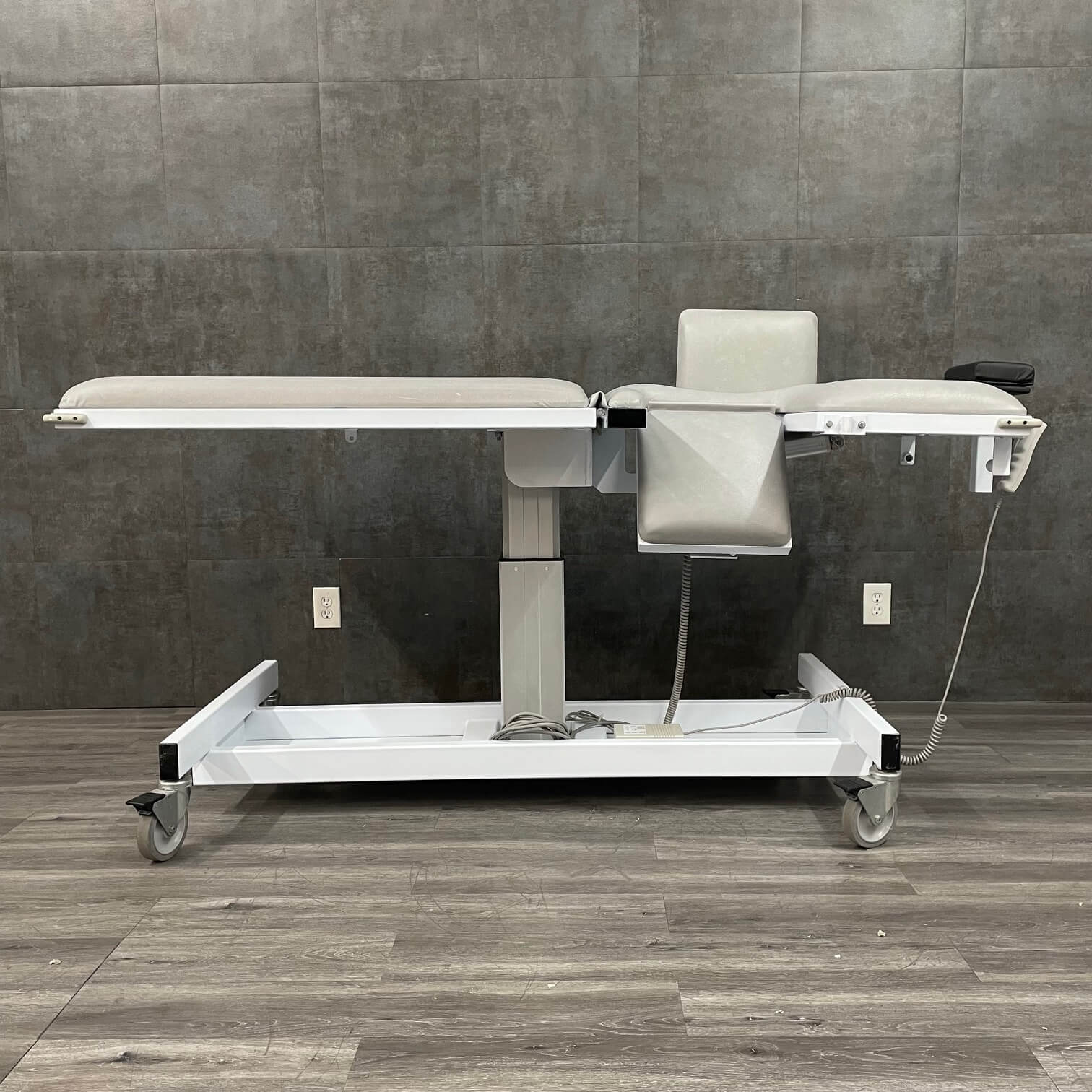 Heritage Medical Products Echo Table
