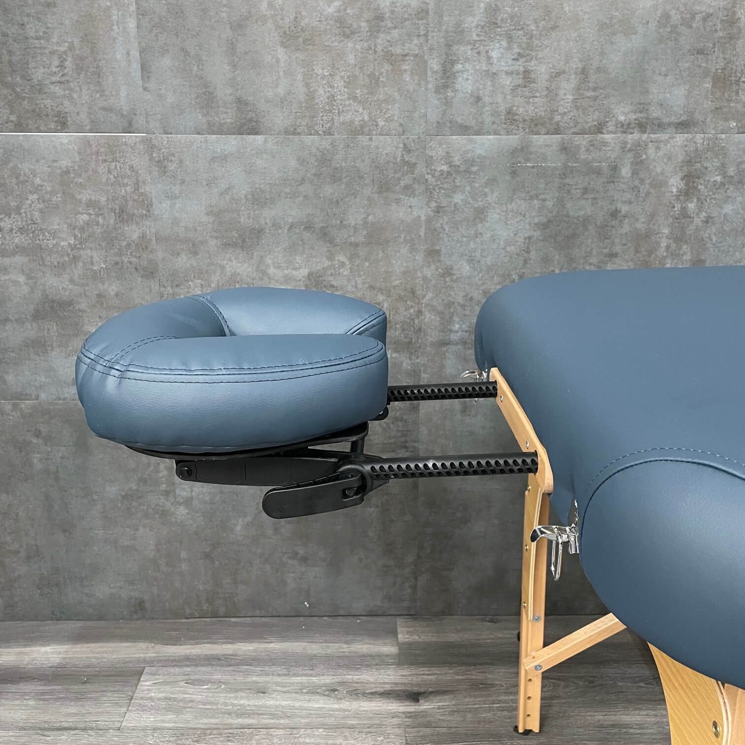 Inner Strength Q303551 Portable Massage Table