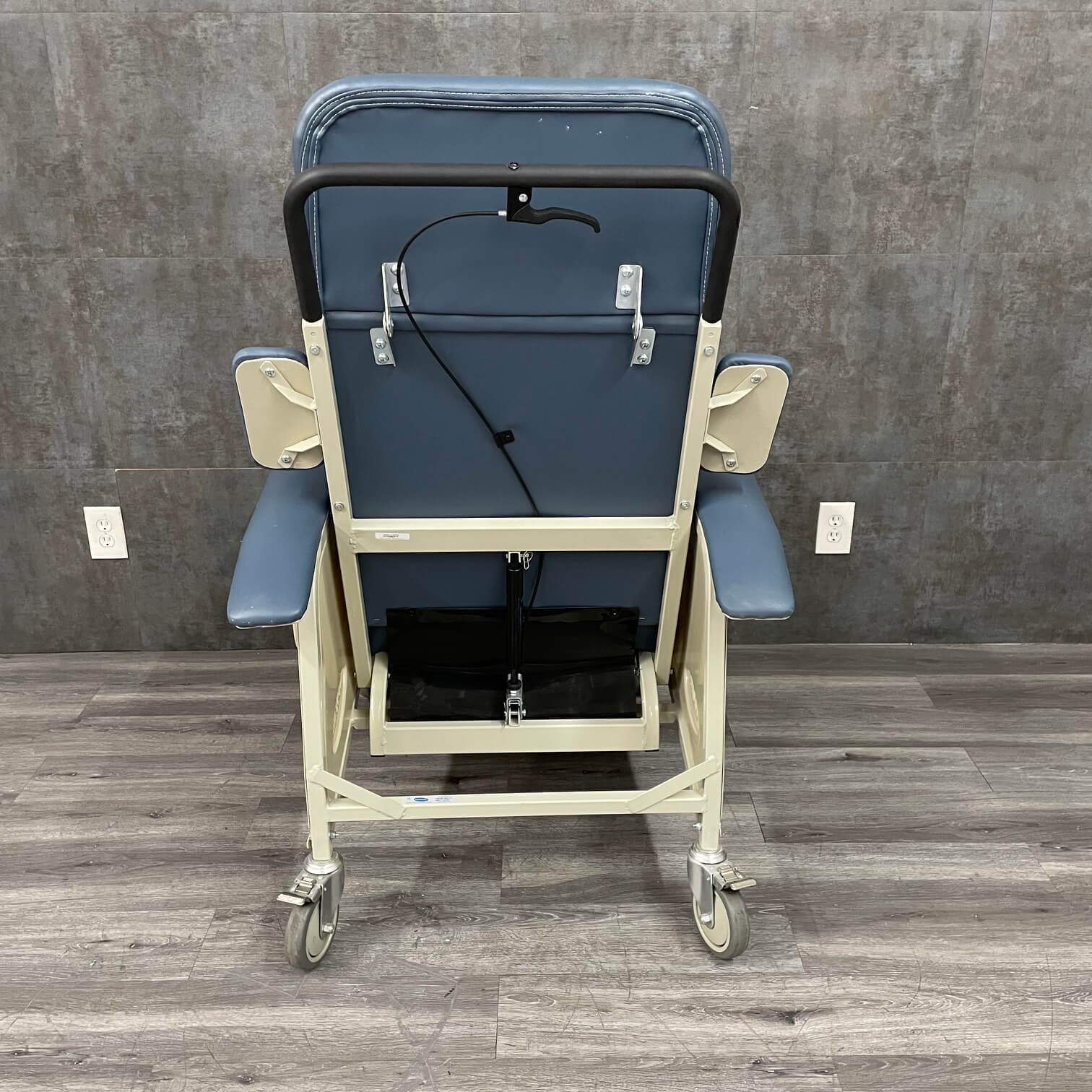Invacare Clinical Recliner