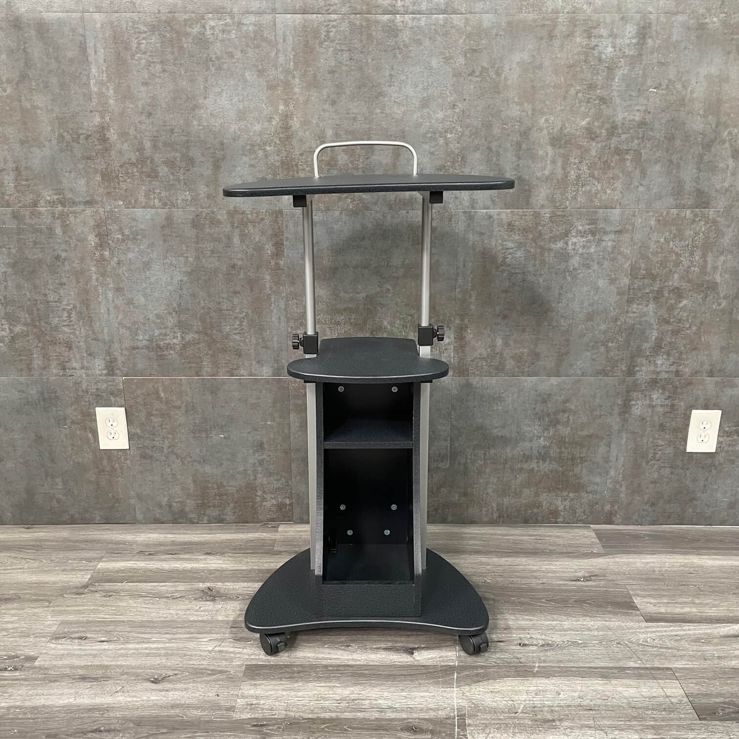 Laptop mobile stand desk - Angelus Medical