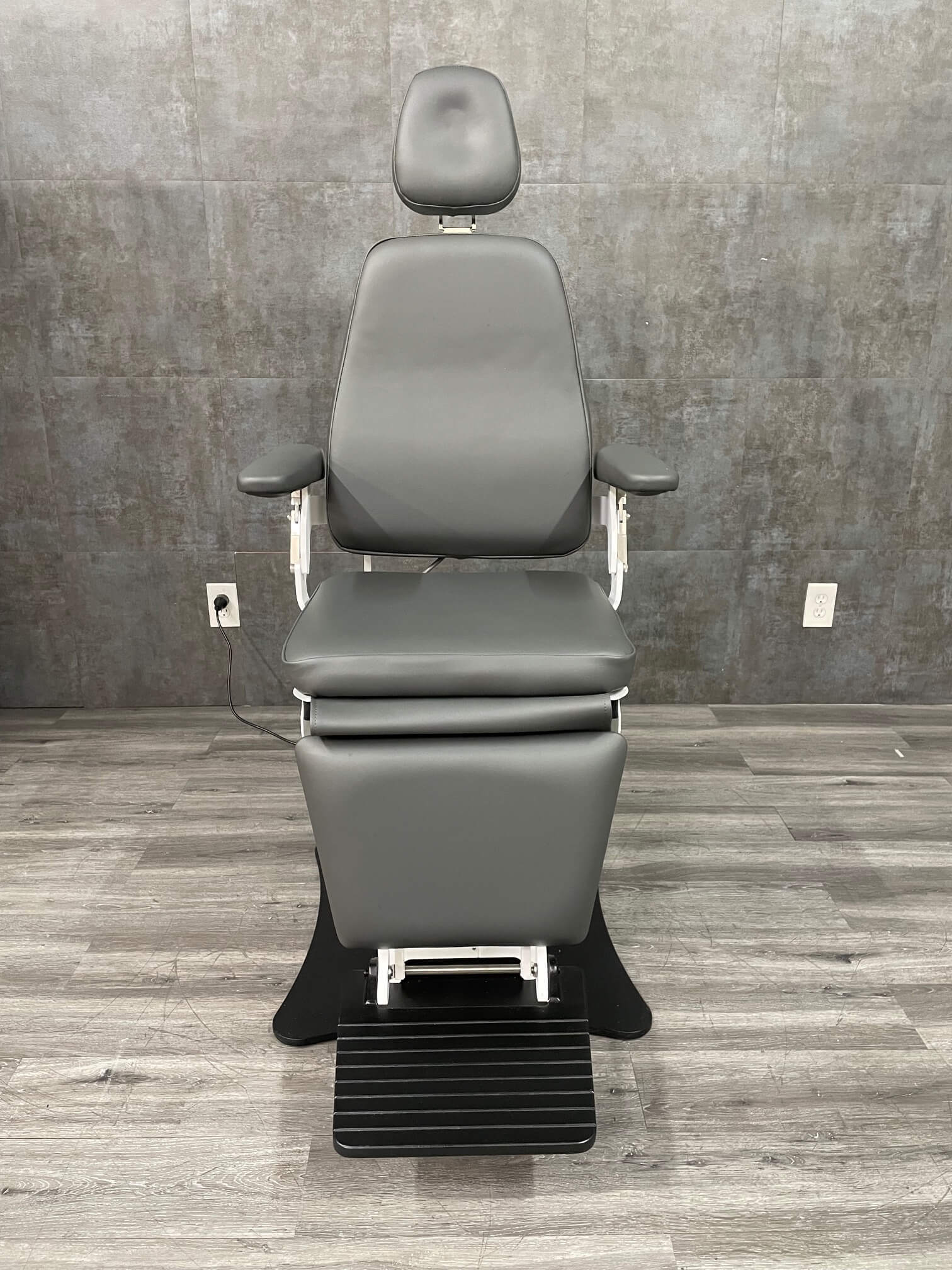 MTI 423H-115 Power Chair
