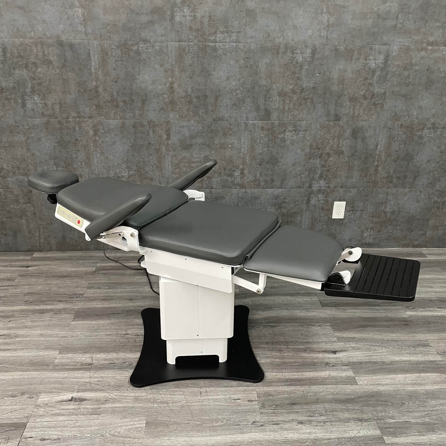 MTI 423H-115 Power Chair