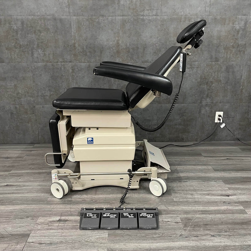 MTI 440L Power Surgery Chair – Pre-Op, Transport & Recovery Stretcher