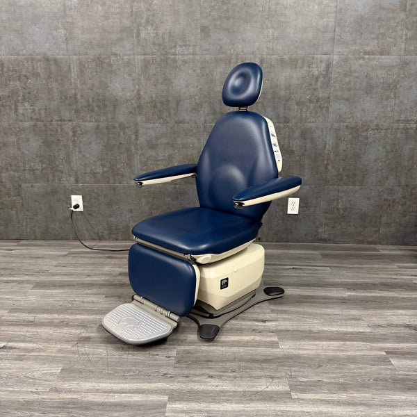 MTI 463 ADA-Compliant Exam Chair