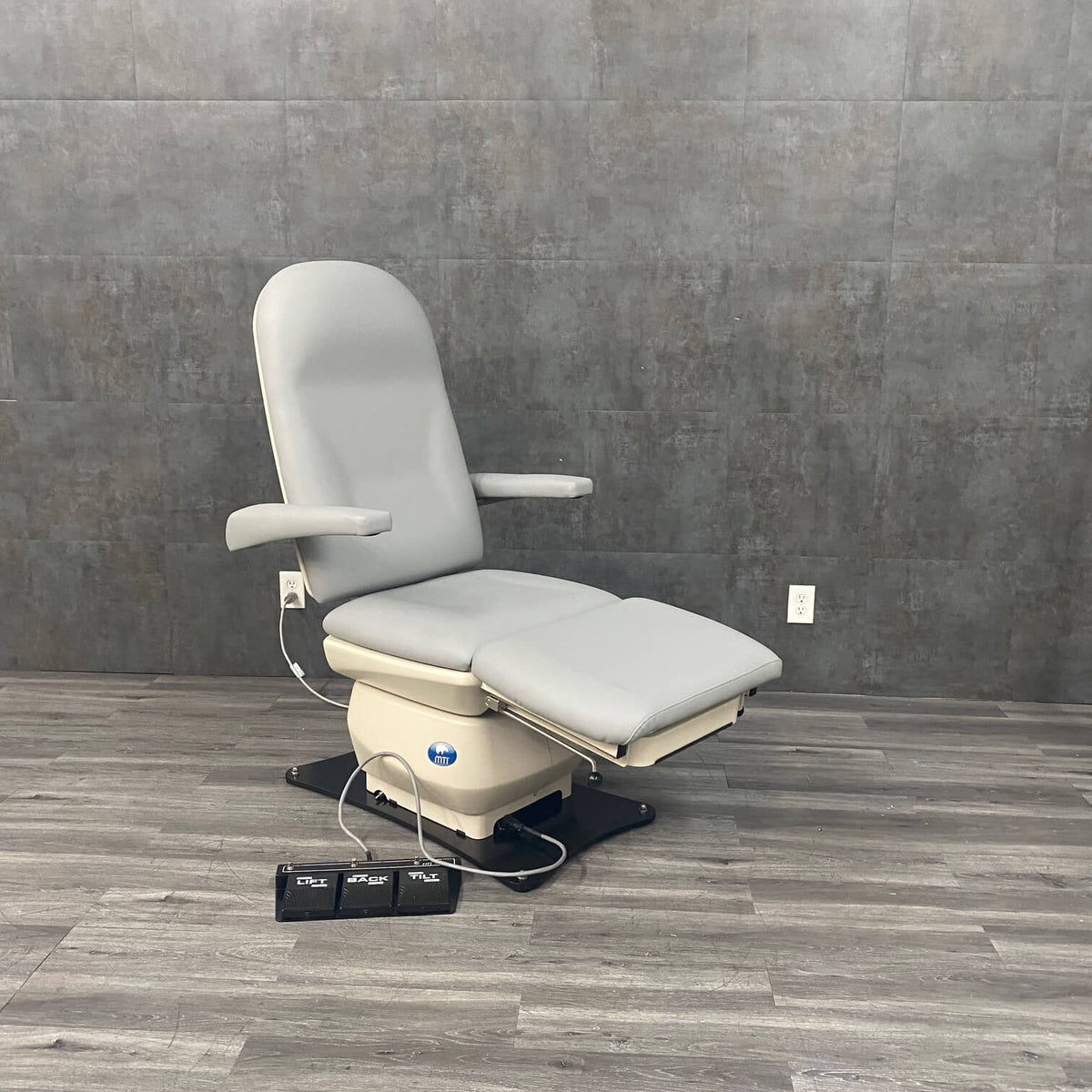 MTI 527 Tri Power Podiatry Chair - – Angelus Medical and Optical