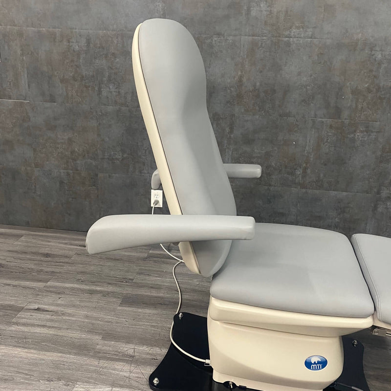 MTI 527 Podiatry Chair