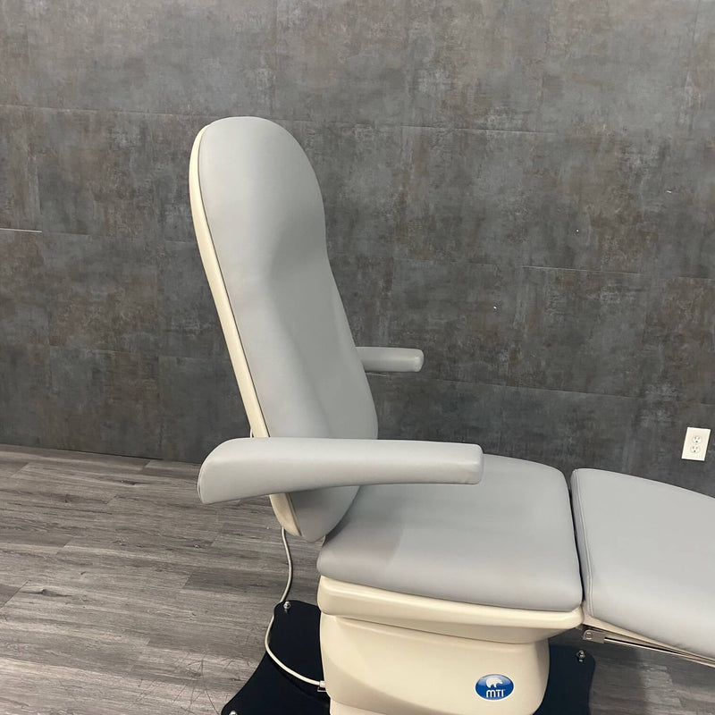 MTI 527 Podiatry Chair