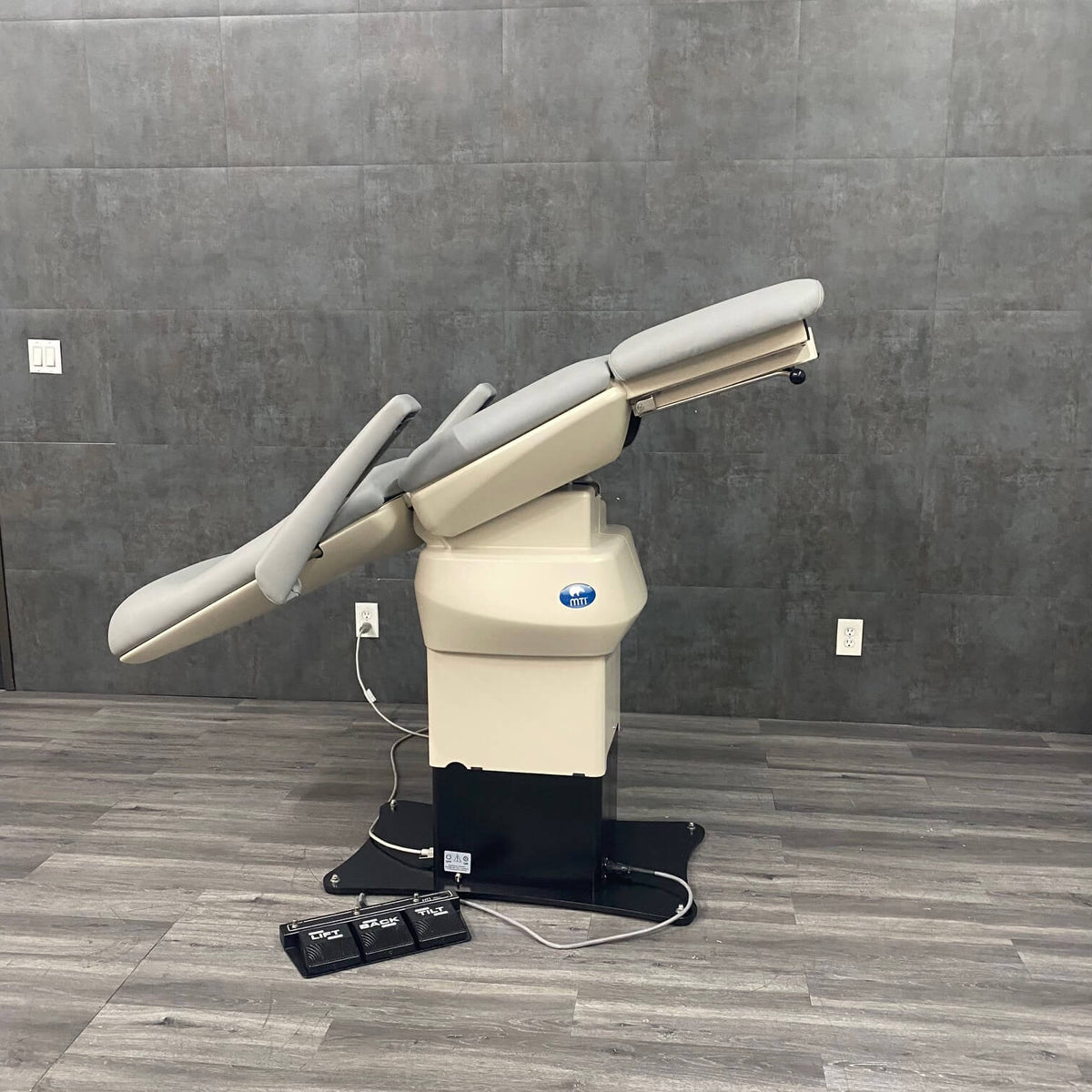MTI 527 Tri Power Podiatry Chair - – Angelus Medical and Optical