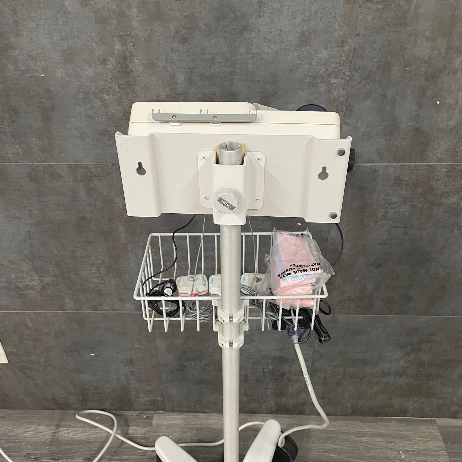 Natus Nicolet VersaLab APM2 fetal monitor w Mobile Stand - – Angelus ...