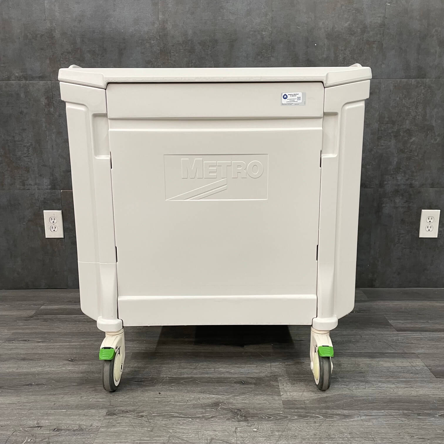 Metro Flexline Crash Cart view from the back with microban and Smooth rounded corners