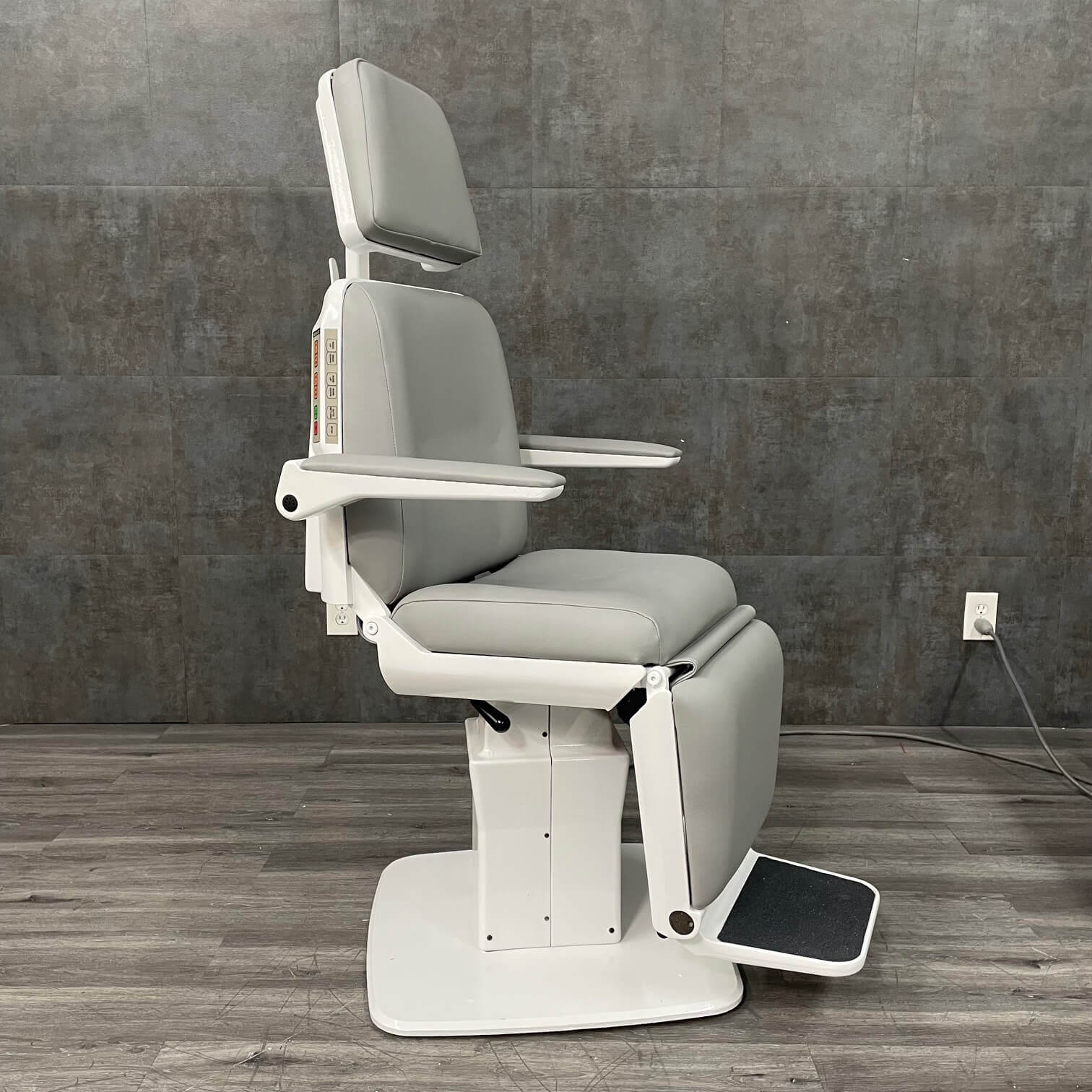 Midmark 491 Exam Chair