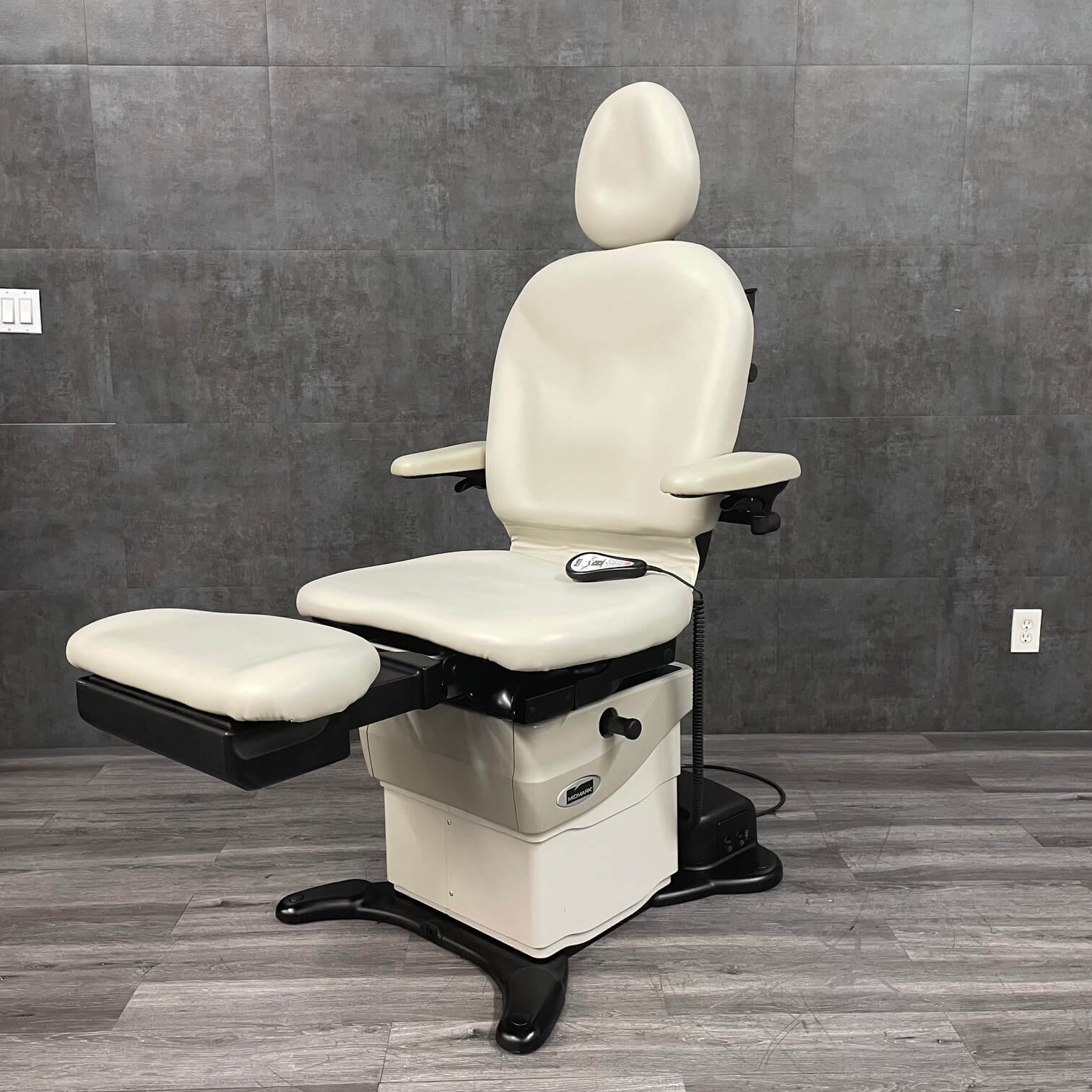 Midmark 630 human form  Procedure chair available at Angelus medical